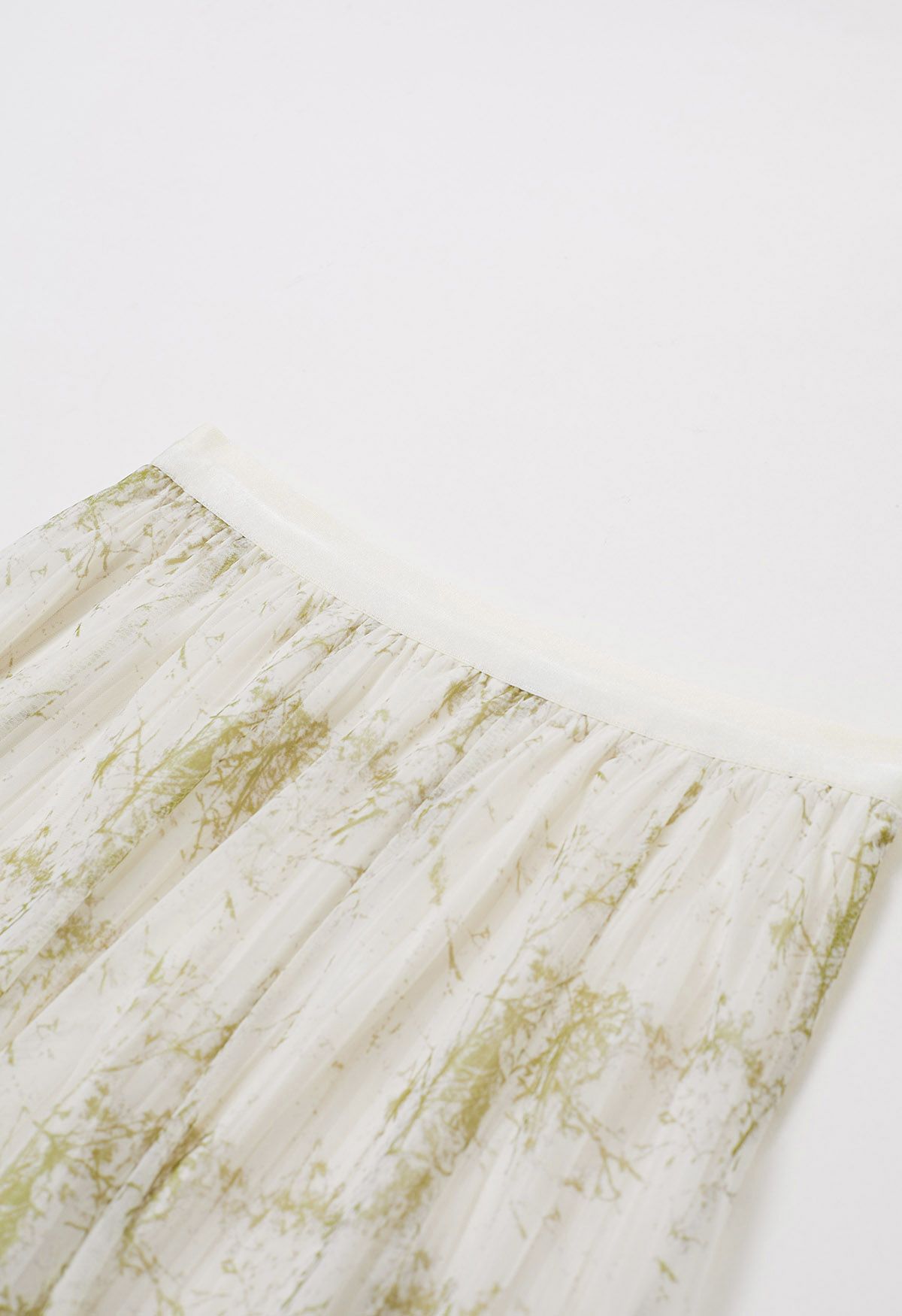 Plissee-Midirock aus Netzstoff mit Zweig-Print in Grün