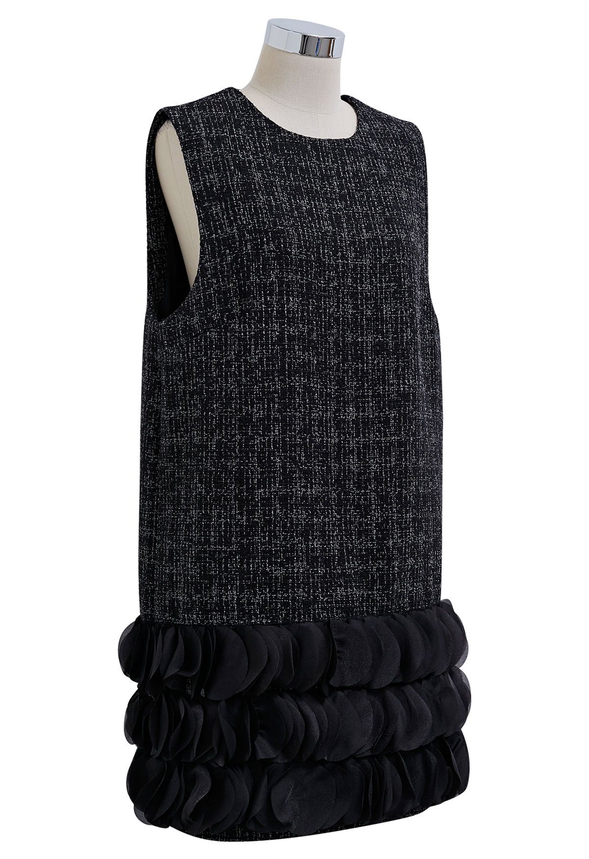 Ärmelloses Kleid aus Tweed mit 3D-Blütenblattsaum in Schwarz