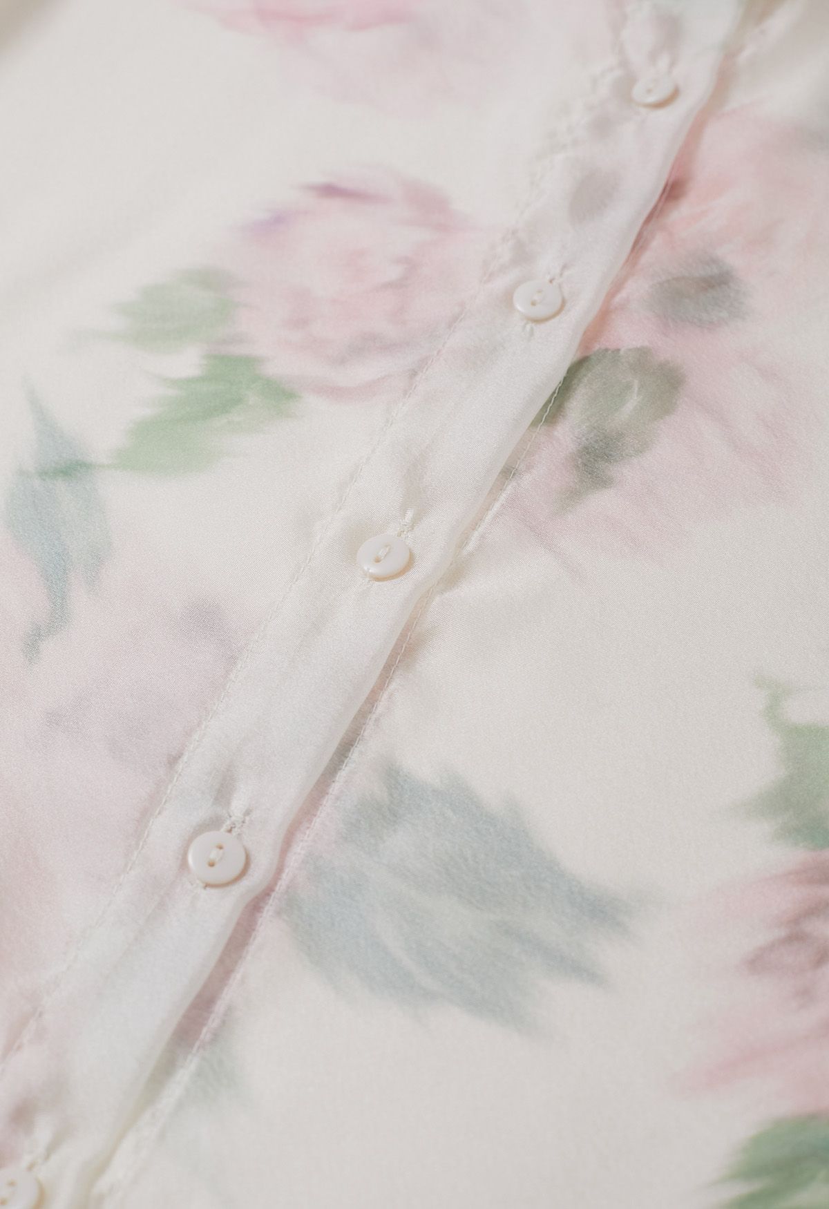 Bezauberndes transparentes Hemd mit Schleife und Aquarellblumenmuster in Creme