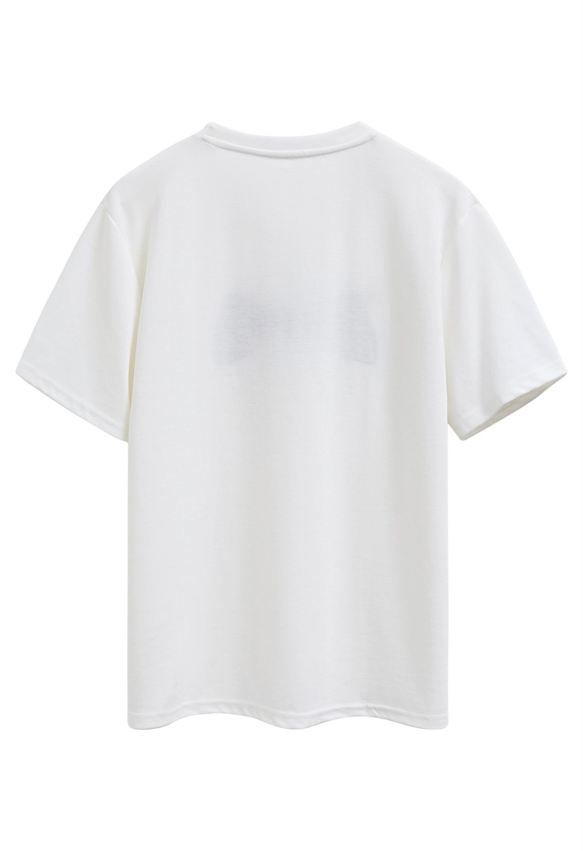 Weißes T-Shirt mit Schleifenmuster und Perlenverzierung