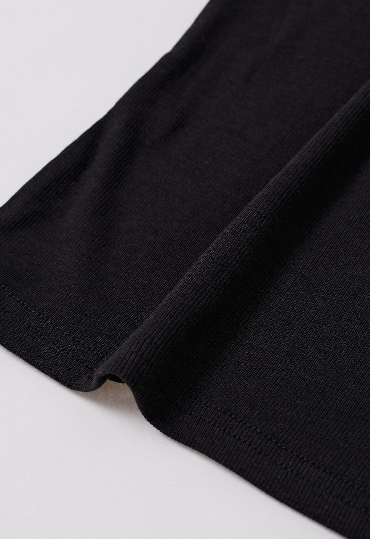 Simplicity – Camisole-Oberteil mit Knopfleiste vorn in Schwarz