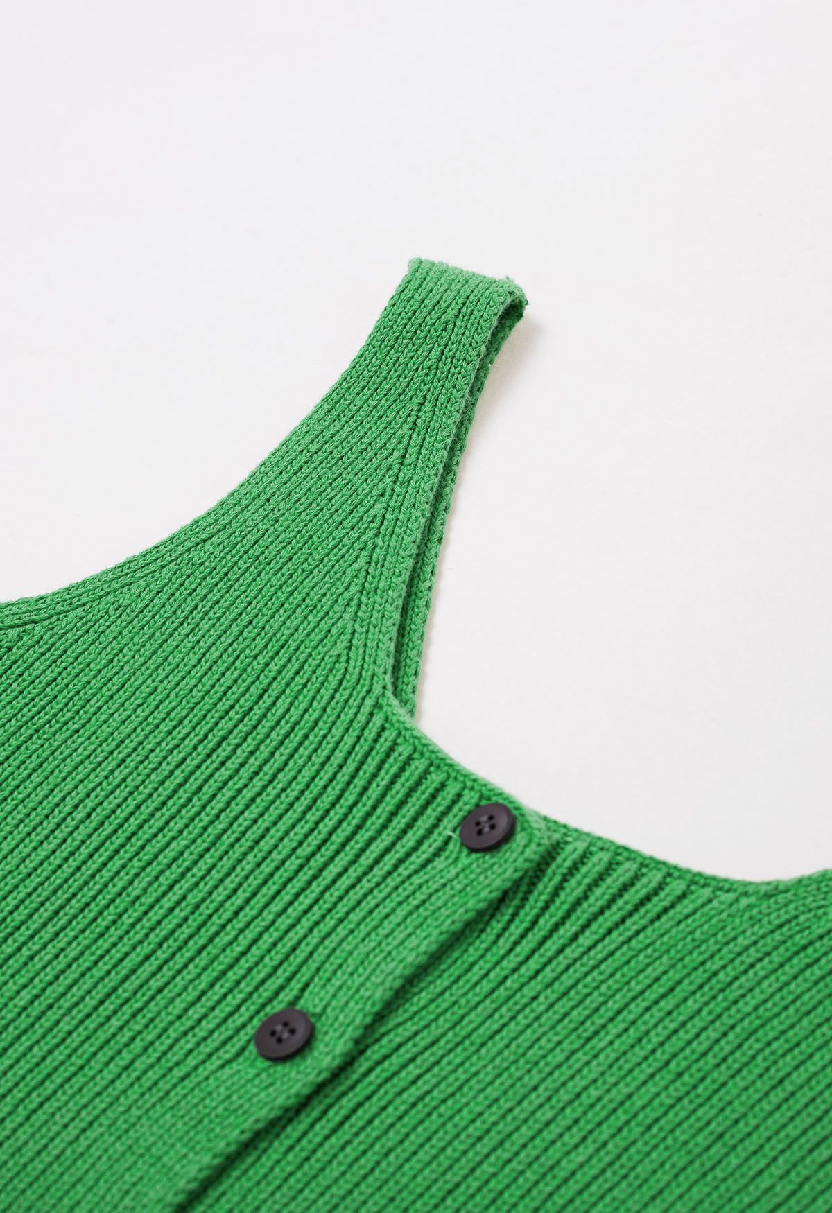 Ärmelloses Strick-Crop-Top mit Knopfleiste in Grün