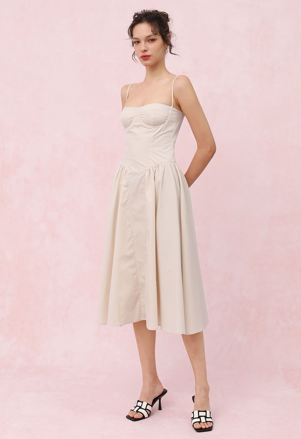 Summer Waltz – Bustier-Midikleid mit Camisole-Ausschnitt