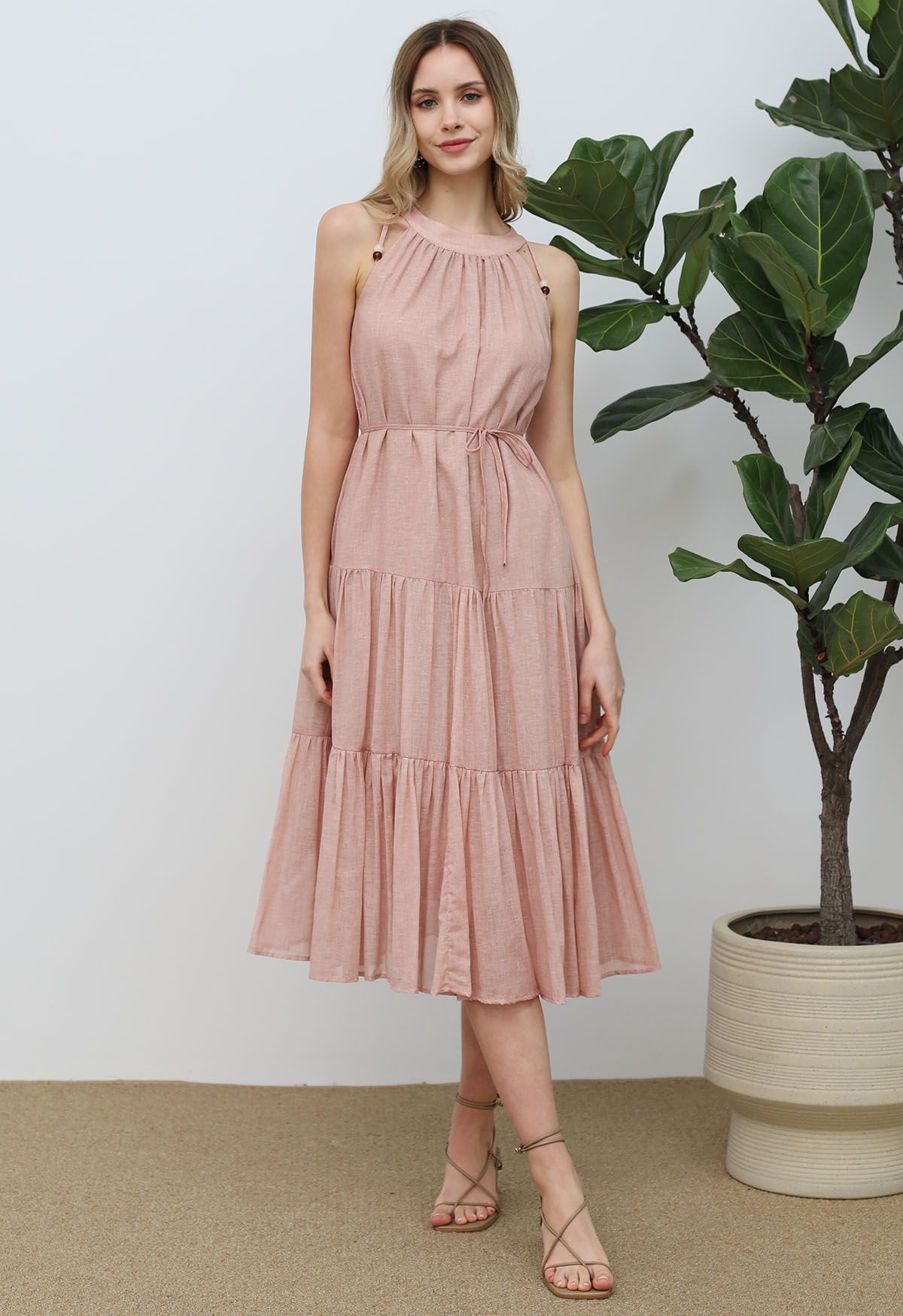 Neckholderkleid mit Perlenbesatz und Bindeband in Rosa