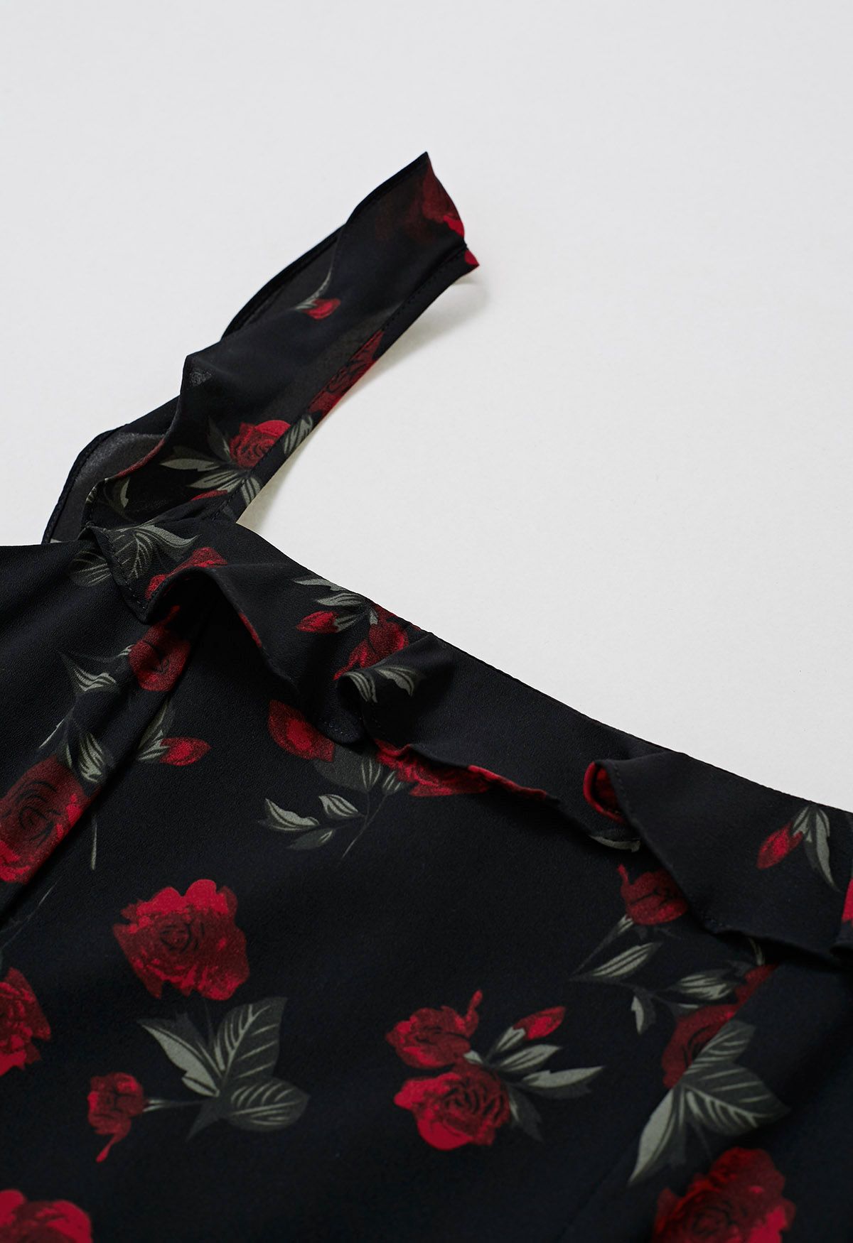 Camisole-Kleid mit Rüschen in Schwarz „Watercolor Rose“