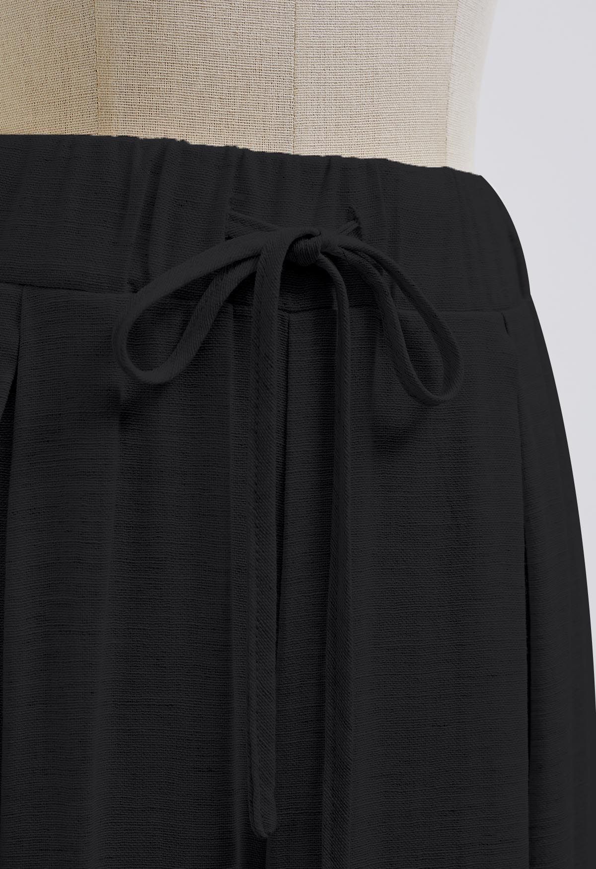 Casual Season – Bundfaltenhose aus Leinen-Mix in Schwarz