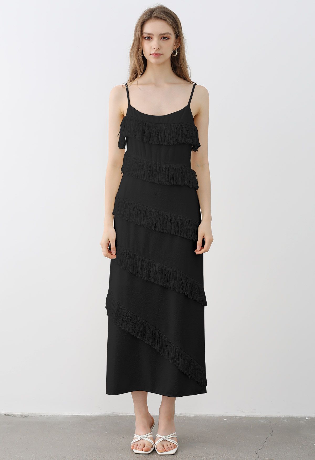 Verspieltes Camisole-Kleid mit Fransenstruktur in Schwarz