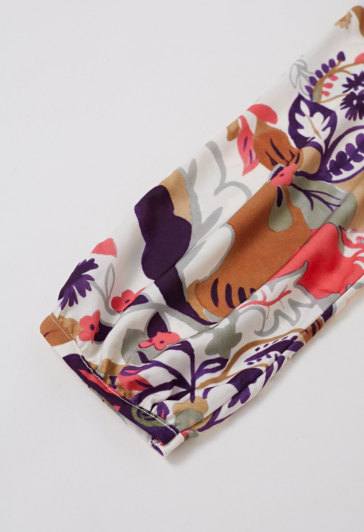 Maxikleid mit überkreuzten Cut-outs und Tropical Summer-Print