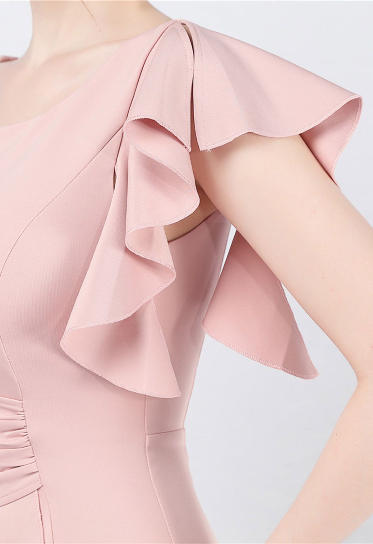 Glamouröses Meerjungfrauenkleid mit Schlitz und Rüschenbesatz in Rosa