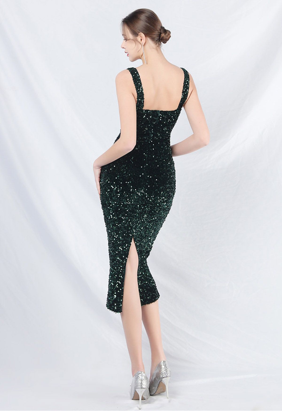 Glitzerndes Camisole-Kleid aus geschlitztem Samt mit Pailletten in Dunkelgrün