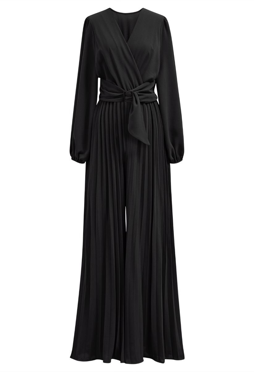 Plissierter Jumpsuit mit weitem Bein und Schärpe in Schwarz