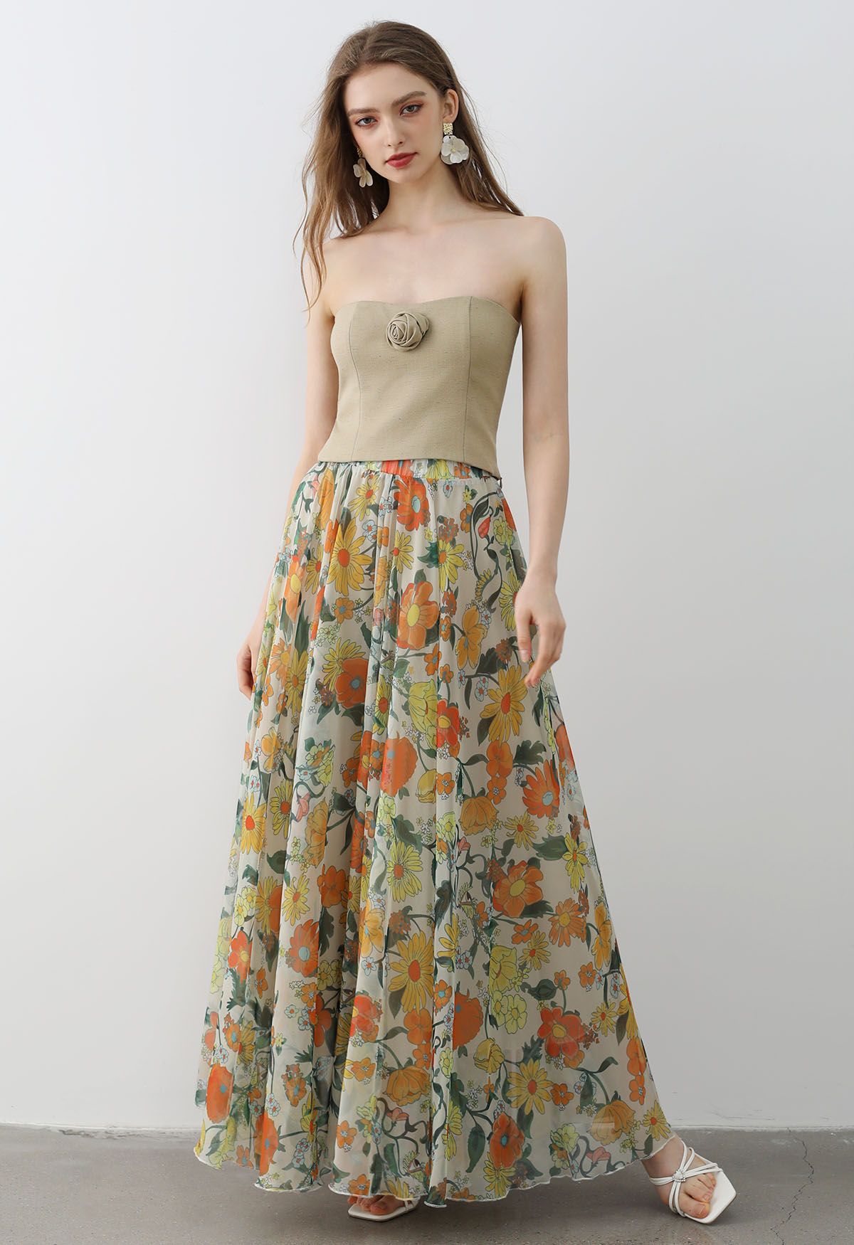 Sonnenverwöhnter Chiffon-Maxirock mit Blumenmuster