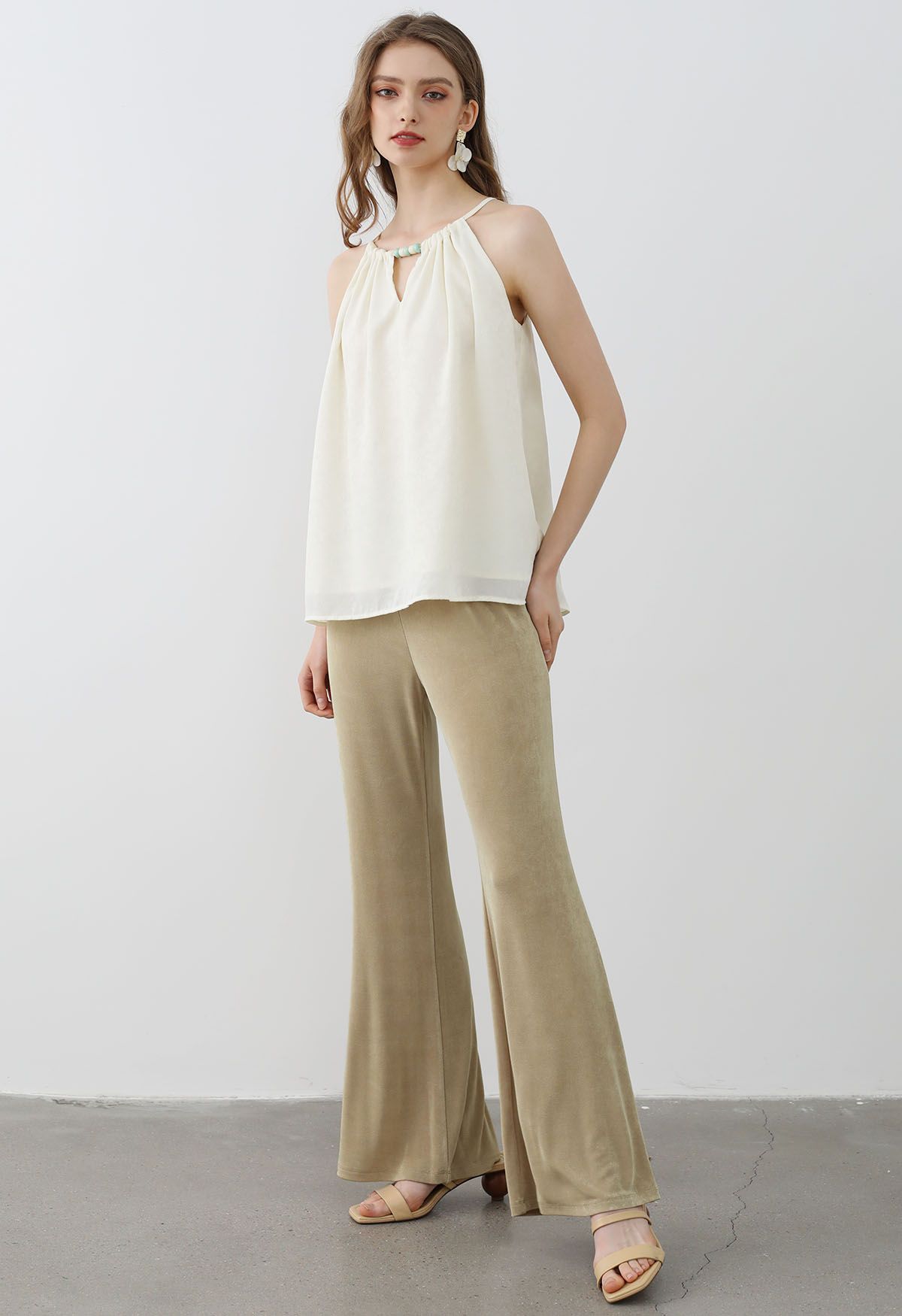 Relaxed Fit Hose mit ausgestelltem Saum in Sand