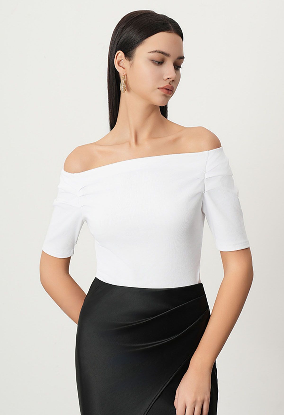 Off-Shoulder-Rüschen-Kurzarm-Top in Weiß