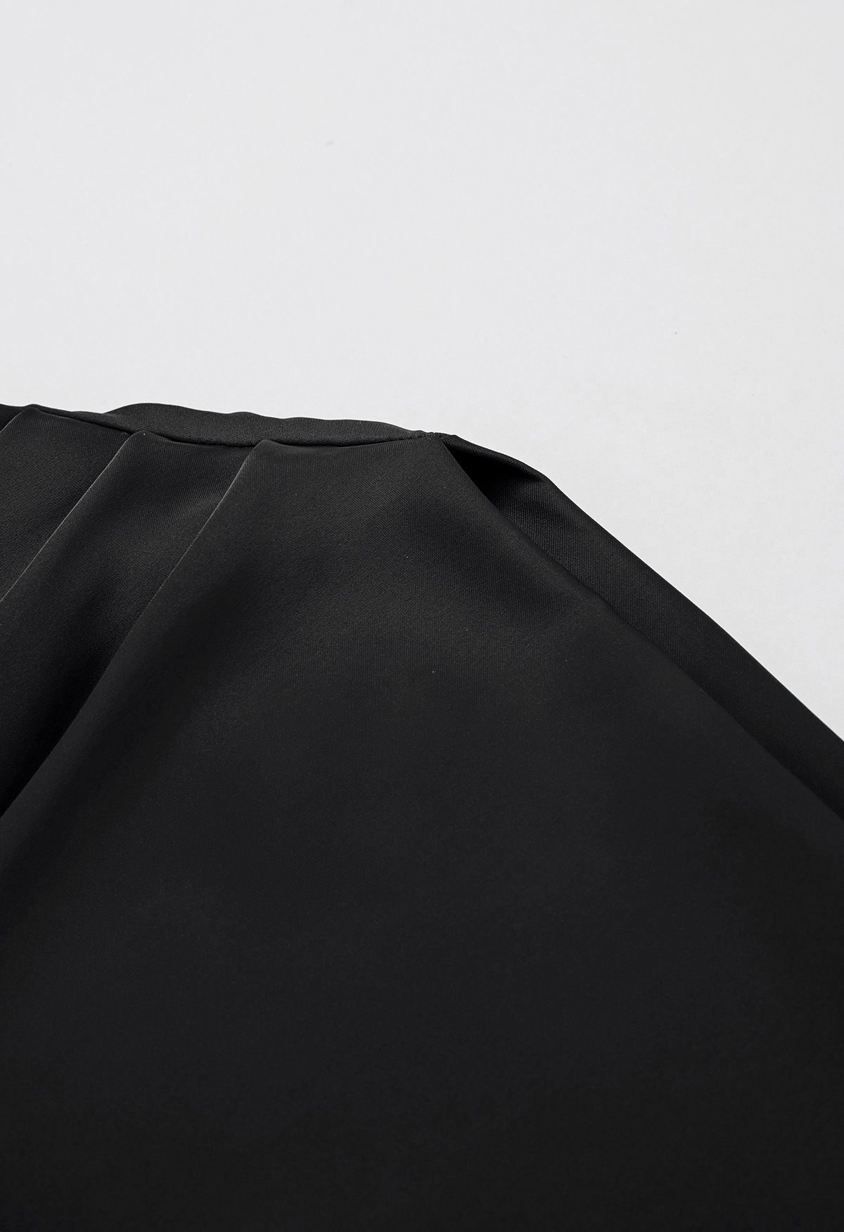 One-Shoulder-Satin-Top mit geraffter Rückseite in Schwarz