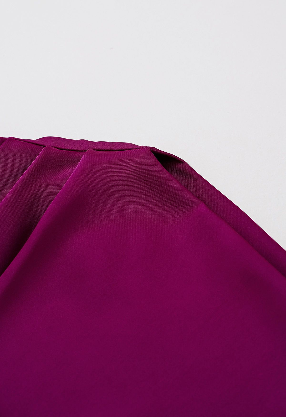 One-Shoulder-Satin-Top mit geraffter Rückseite in Magenta