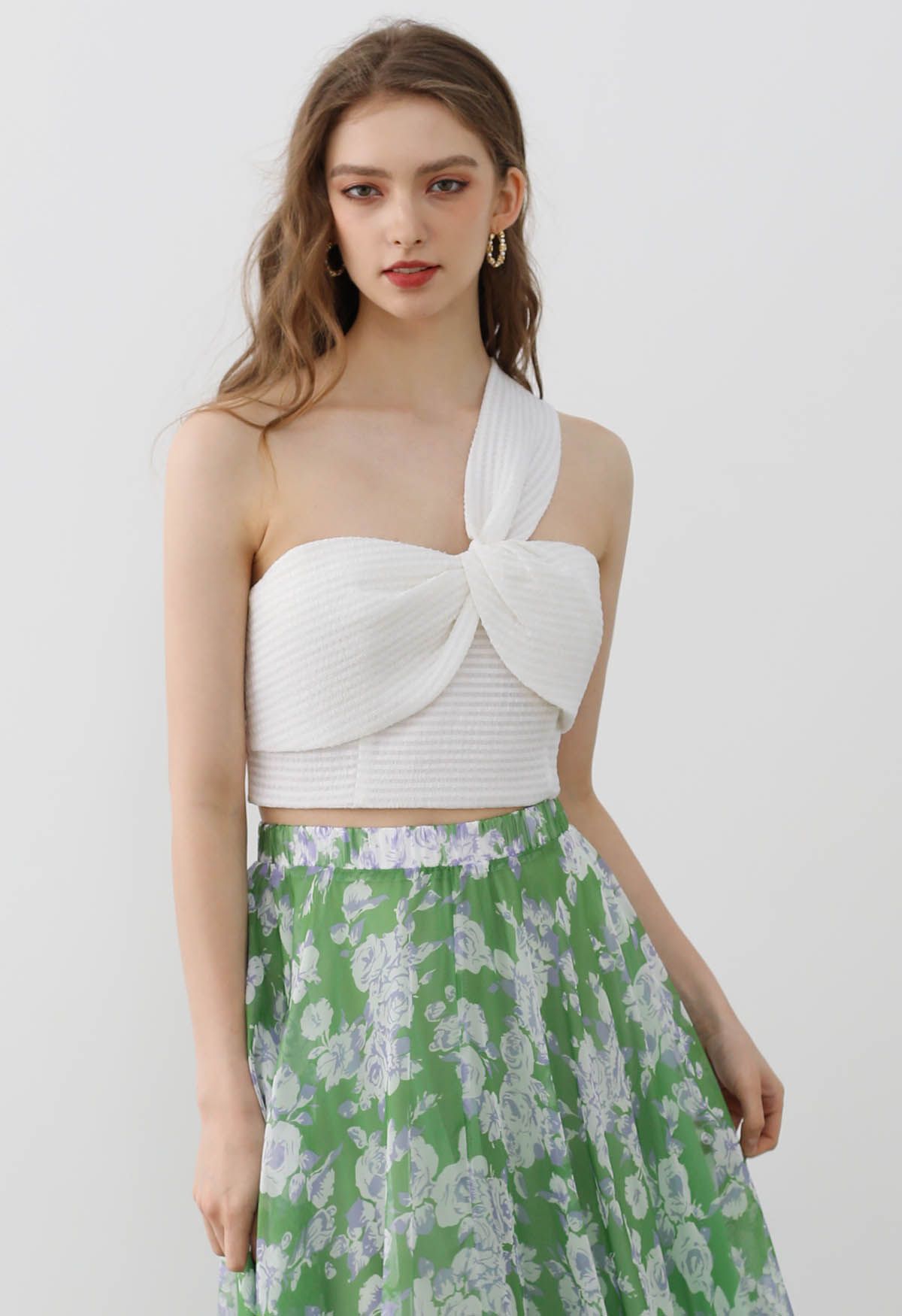 One-Shoulder-Crop-Top mit Knoten vorn und Prägung in Weiß