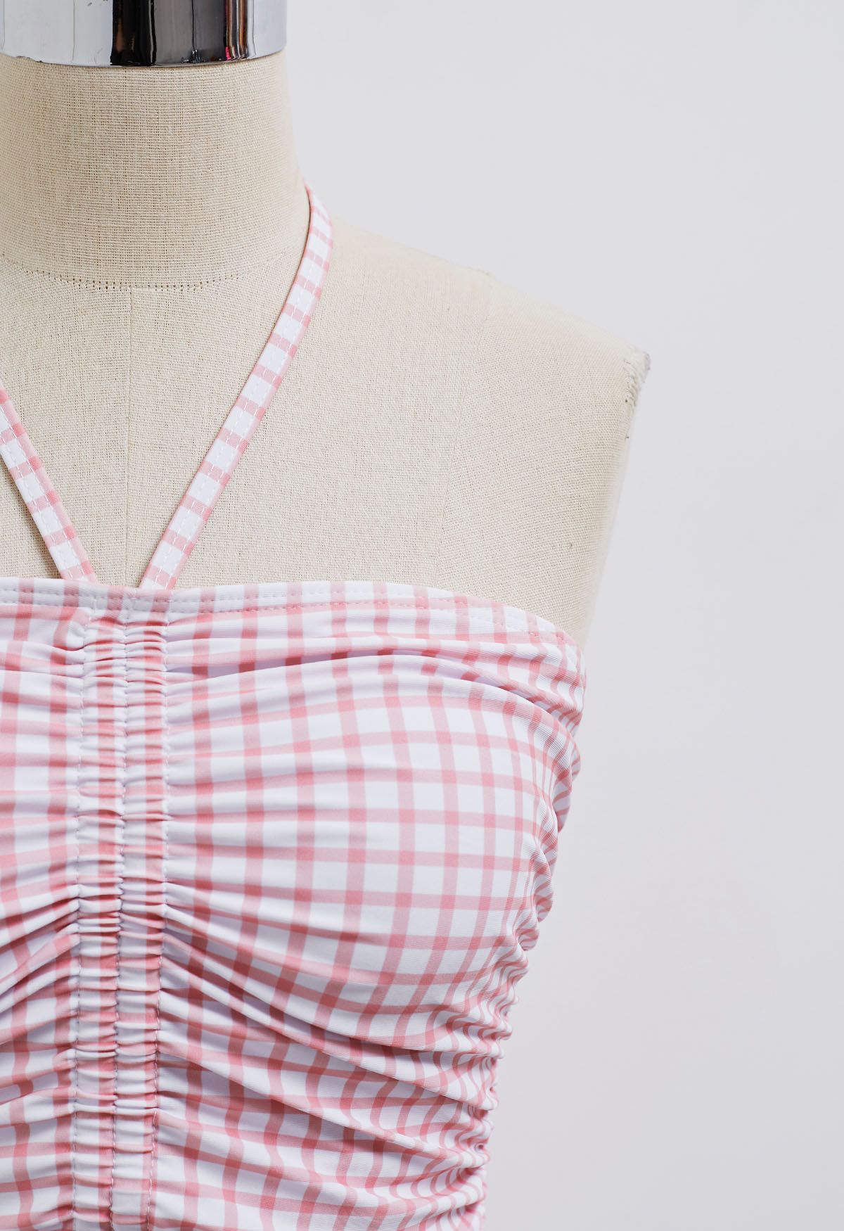 Neckholder-Badeanzug mit Gingham-Muster und Kordelzug in Rosa