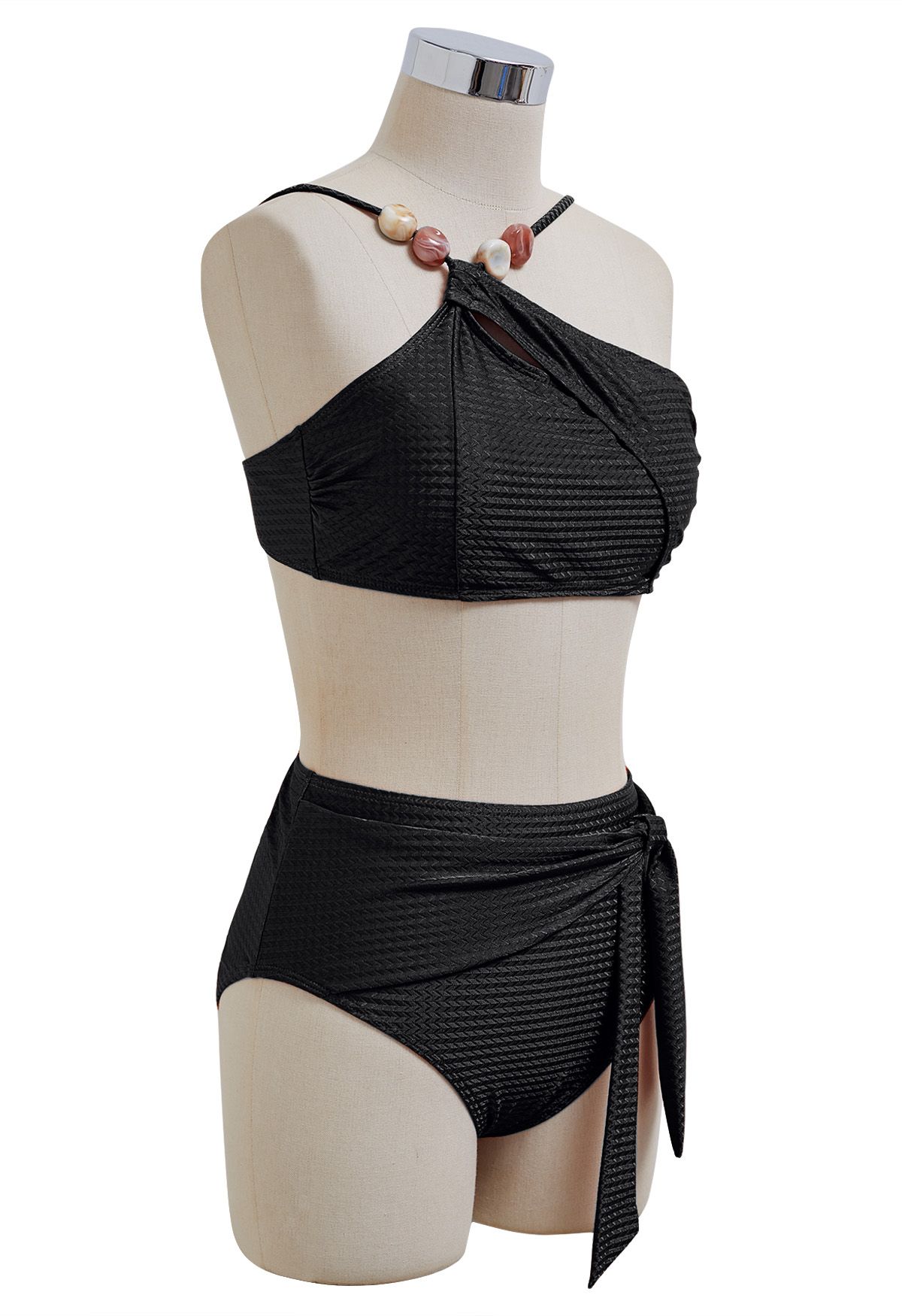 Bikini-Set mit asymmetrischen Trägern und Schleife aus Kunstharzperlen in Schwarz