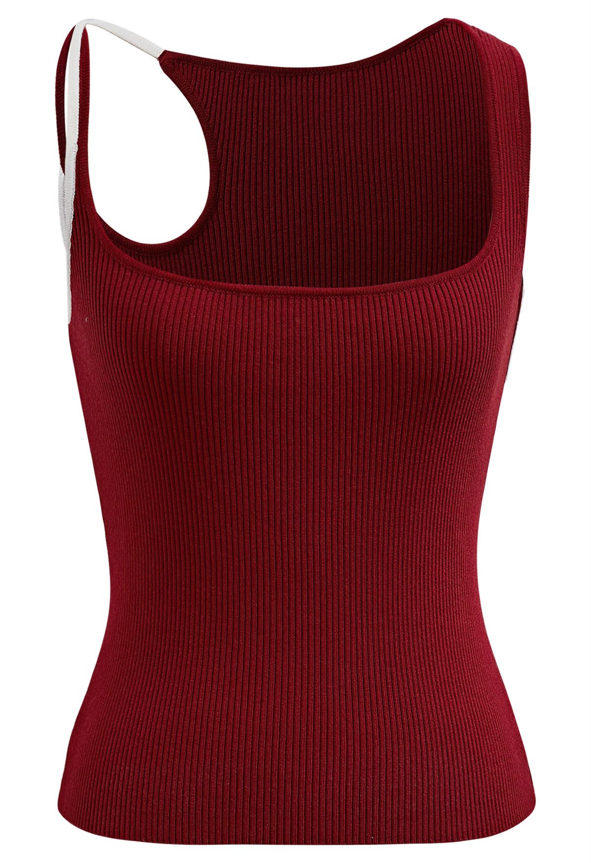 Tanktop aus Rippstrick mit kontrastierenden asymmetrischen Trägern in Rot