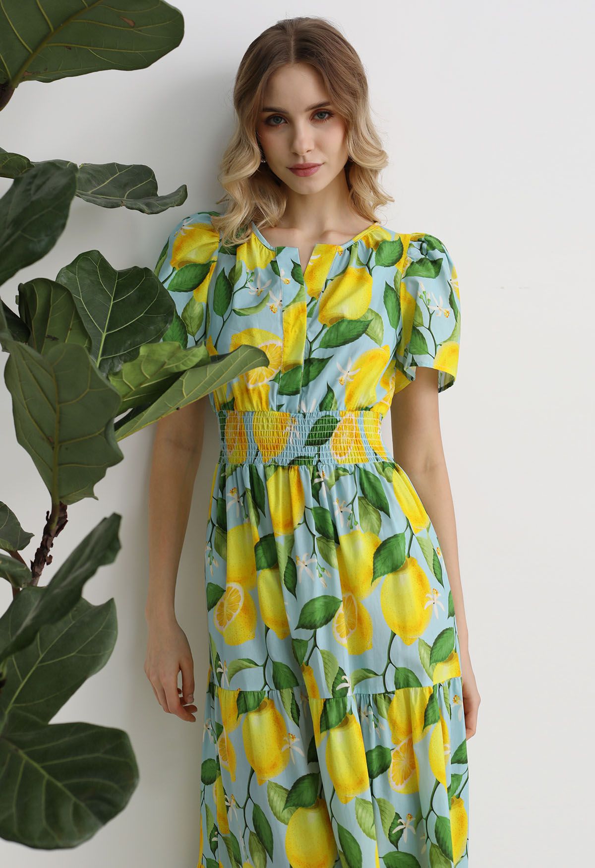 Maxikleid mit spritzigem Zitronen-Print in Gelb