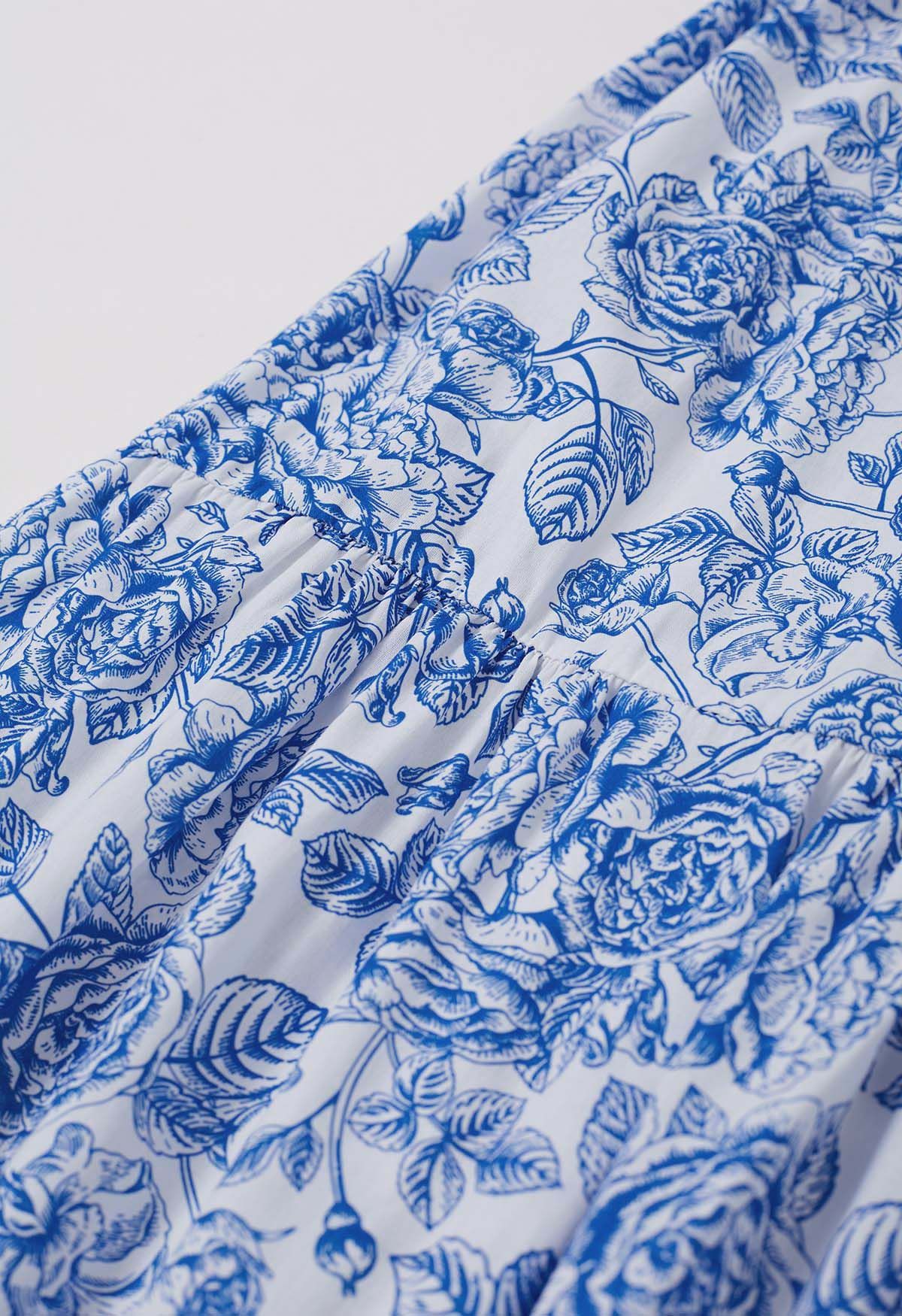 Überschwängliches, blaues Maxikleid mit Blumen-Print