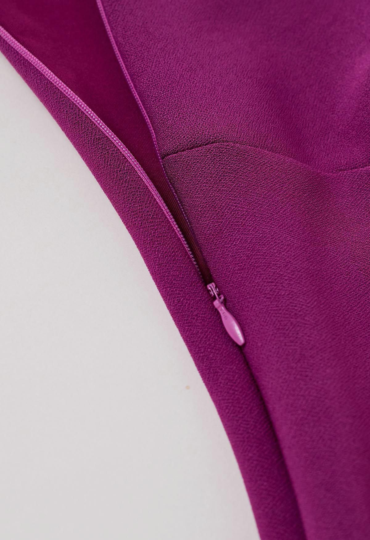 Modern Muse – Neckholder-Etuikleid mit Schlitz in Magenta