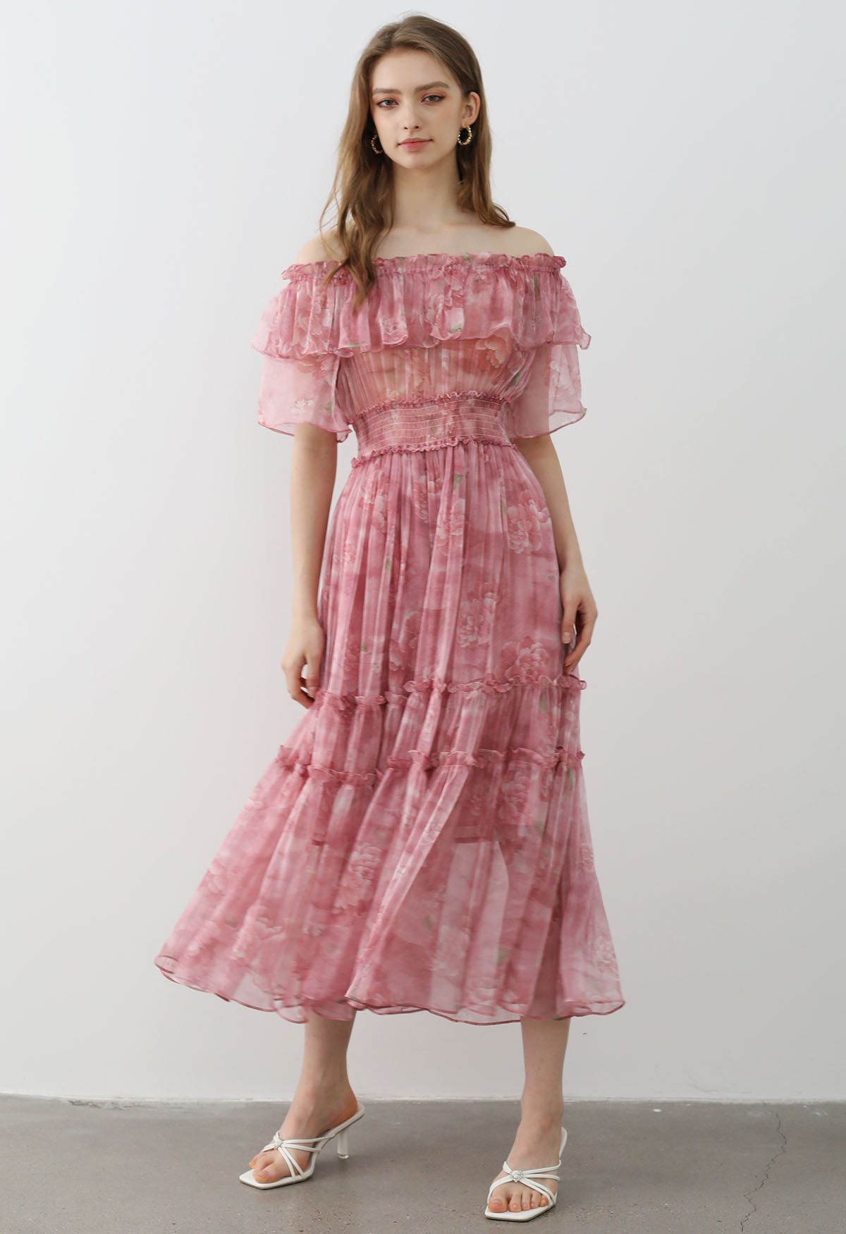 Summer Days – Schulterfreies Chiffonkleid mit Blumenmuster und Rüschen in Rosa