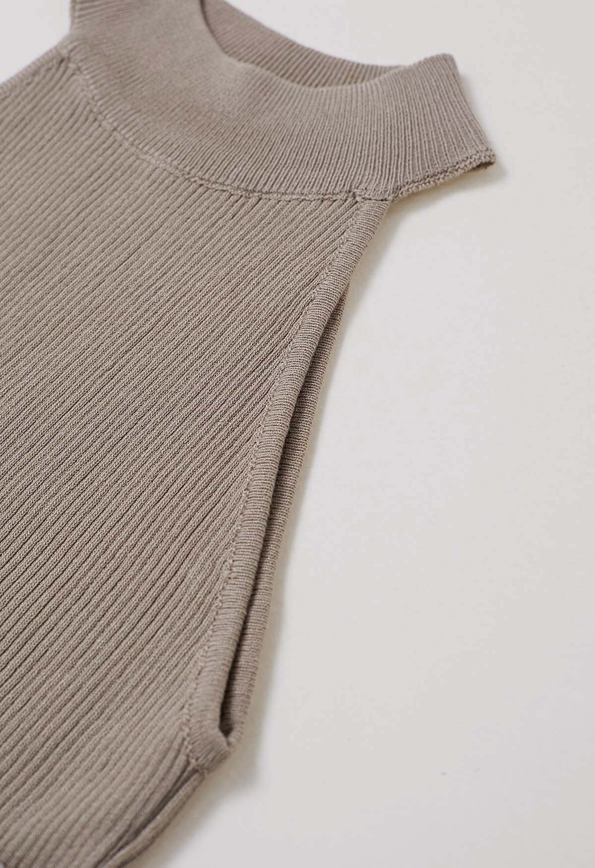 Ärmelloses Neckholder-Stricktop mit überkreuzten Bändern in Taupe