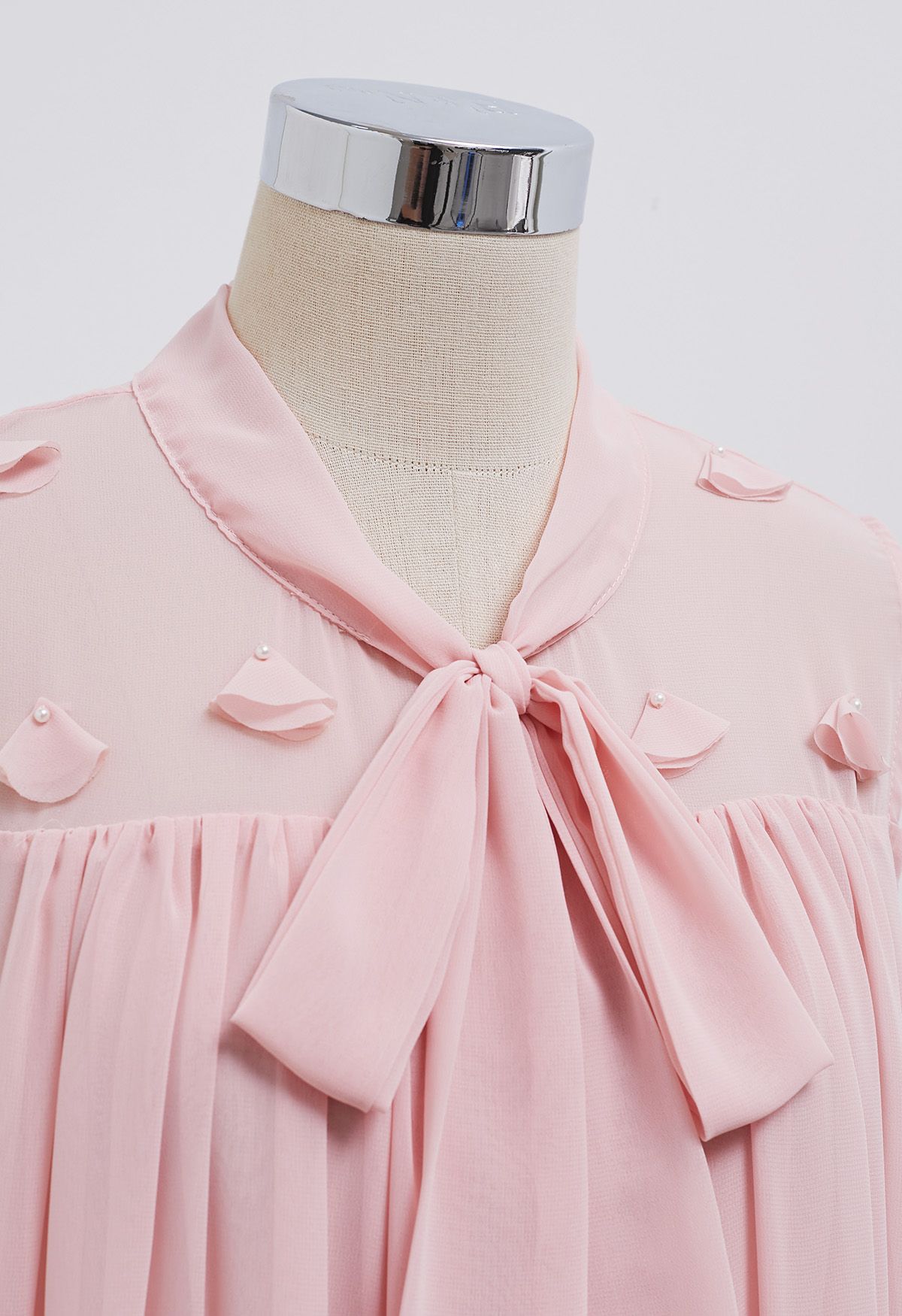 Ärmelloses Chiffon-Top mit Perlenblütenblatt-Schleife in Rosa