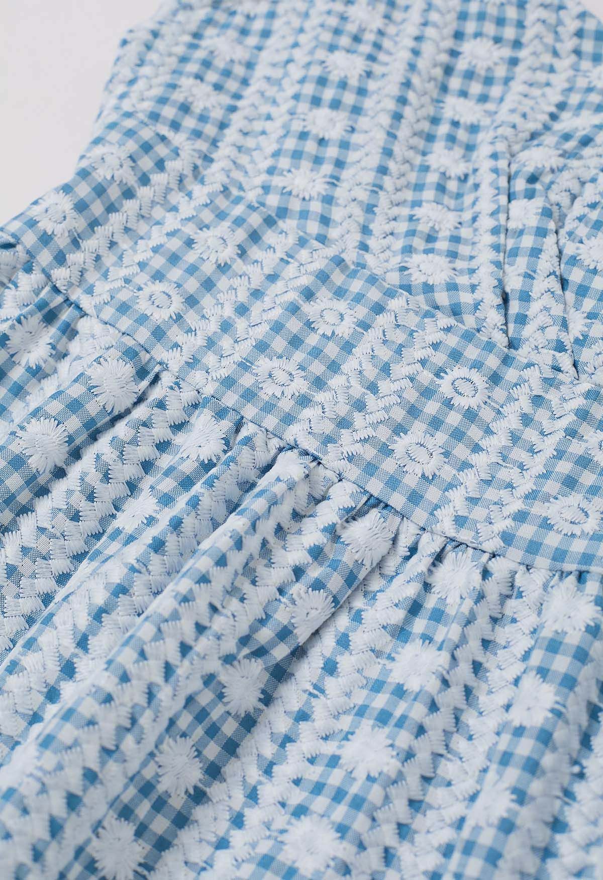 Mini-Camisole-Kleid mit Gingham-Muster und Gänseblümchen-Stickerei