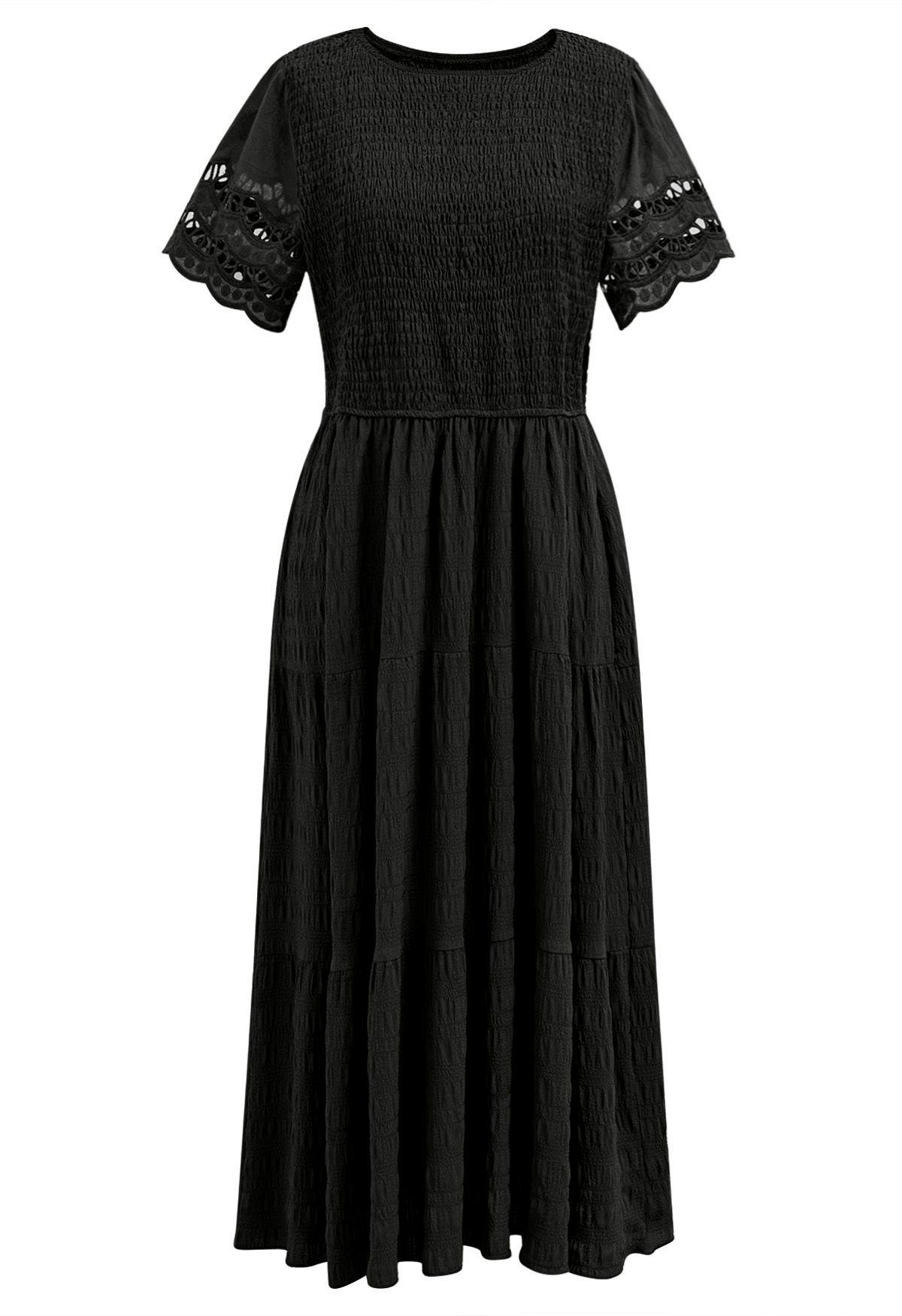 Midikleid mit Cutwork-Ärmeln und gerafftem Oberteil in Schwarz