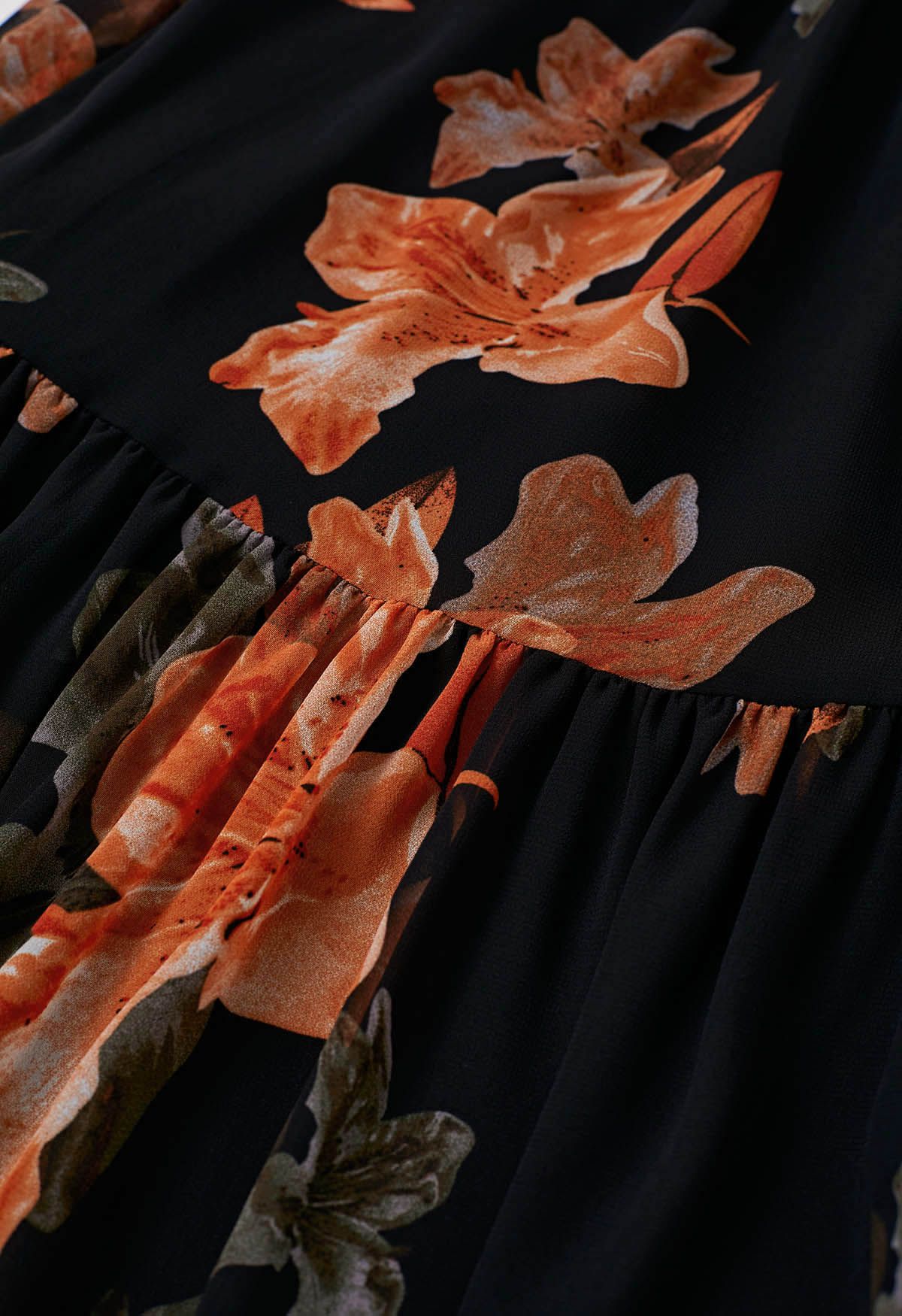 Bedrucktes schulterfreies Chiffon-Midikleid „Lily“ in Orange