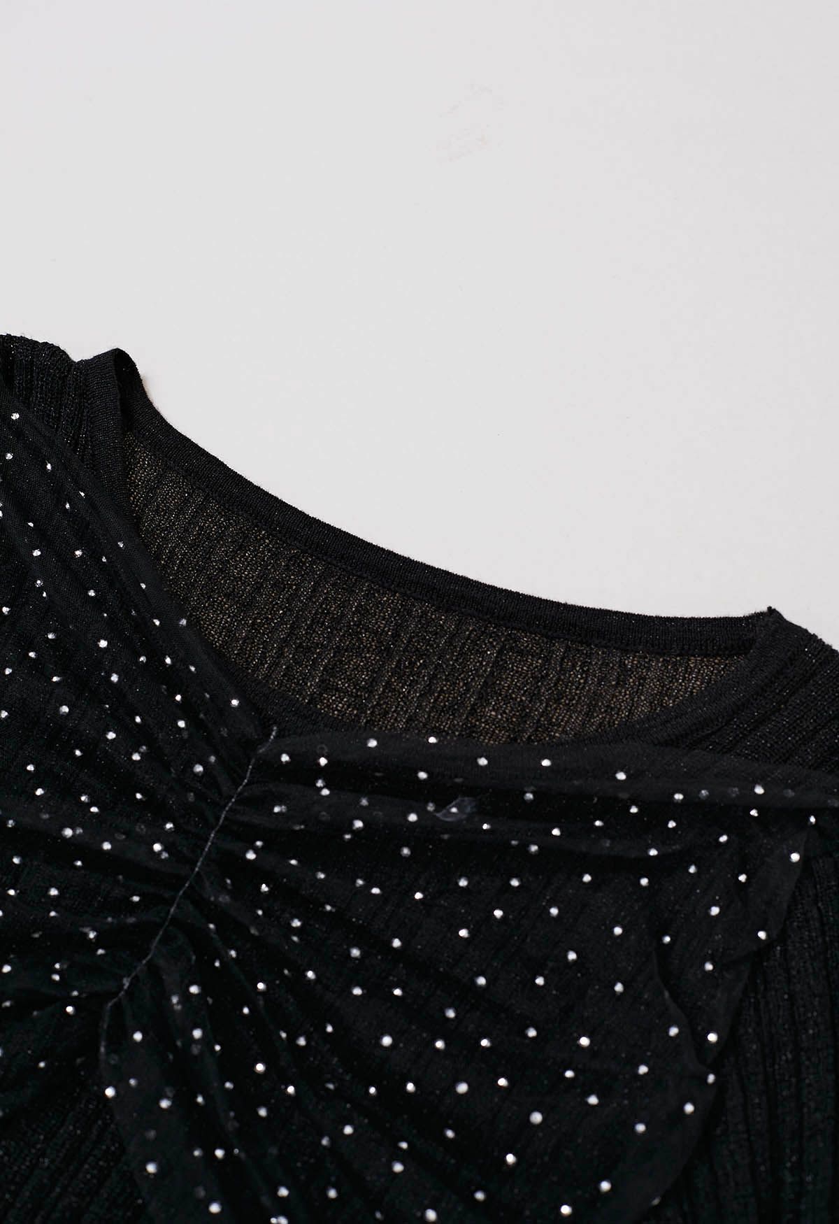 Gespleißtes Stricktop mit Strass-Dekor in Schwarz