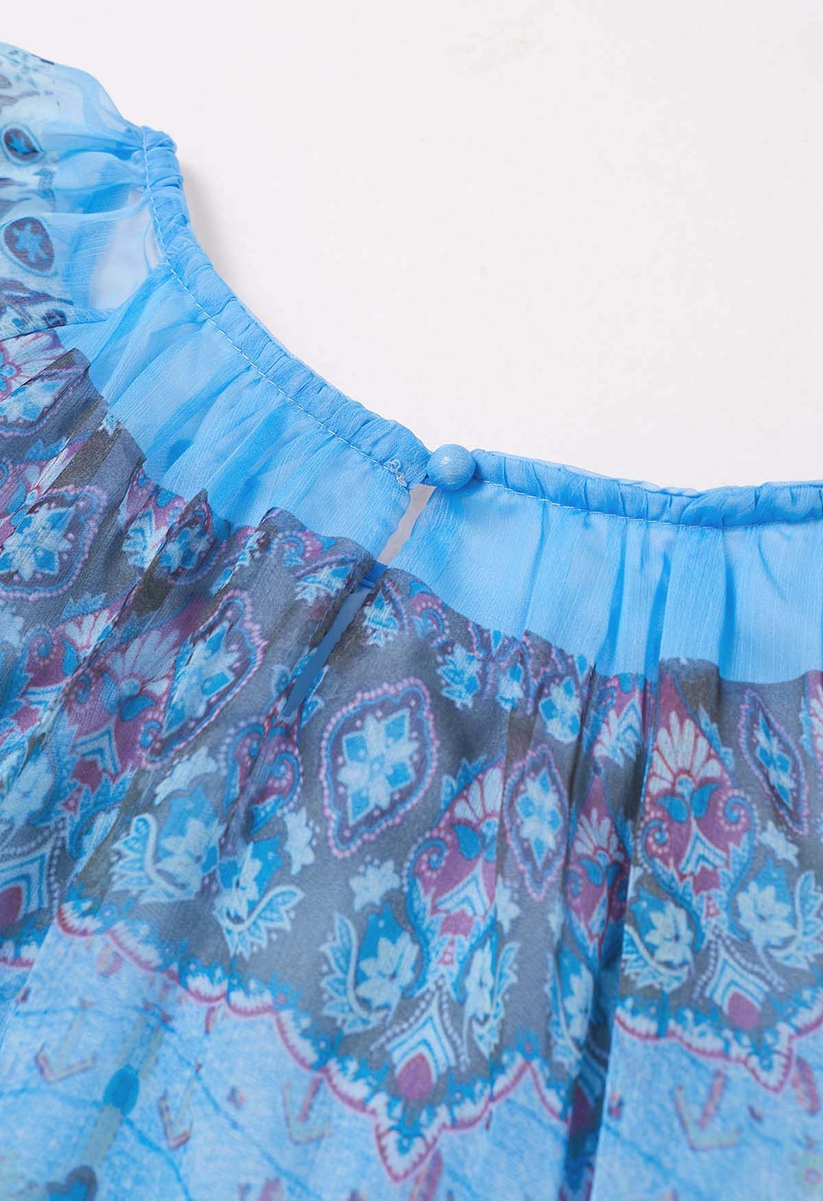 Mystic Garden – Maxikleid mit Puffärmeln und Rüschen in Blau