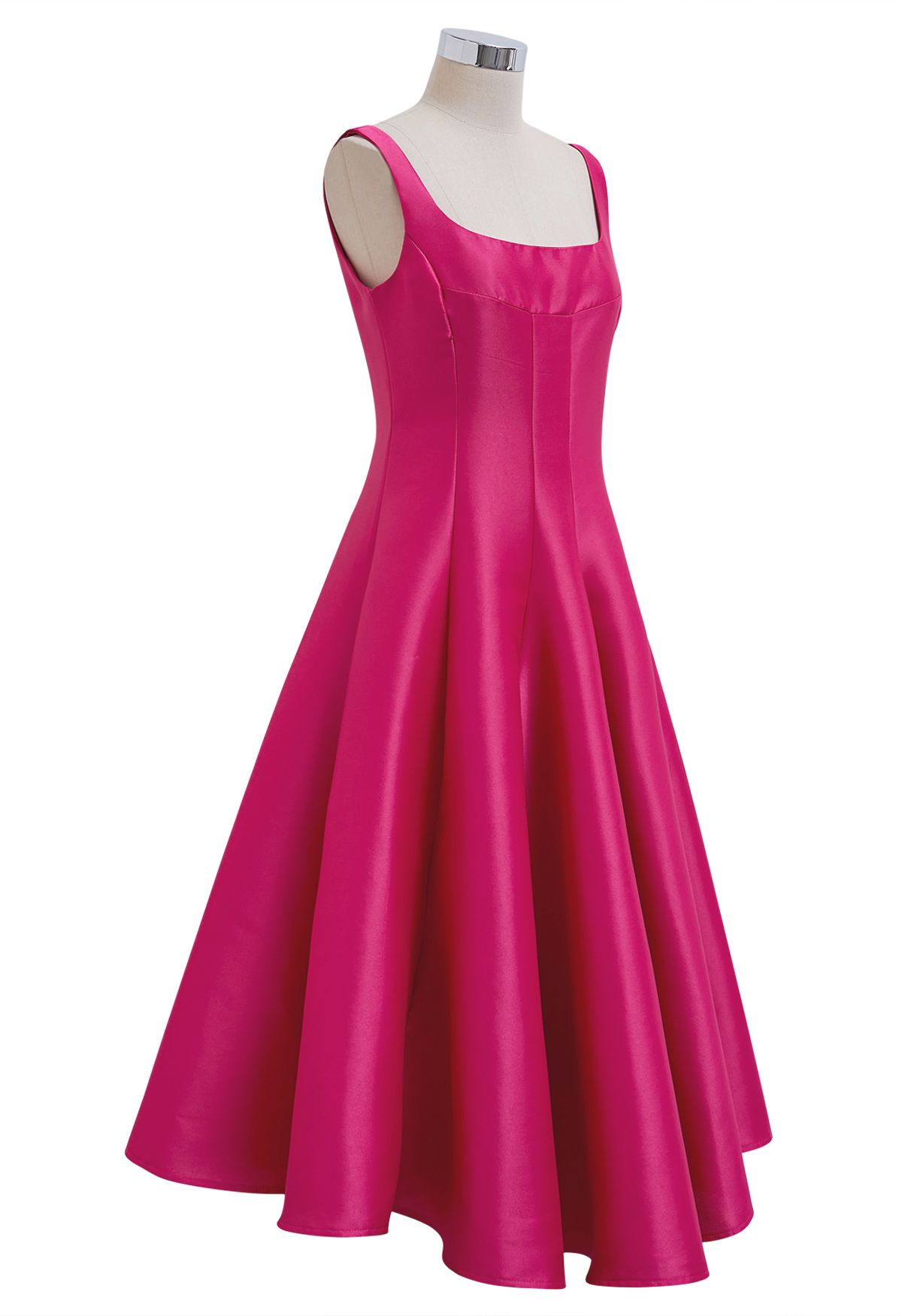 Camisole-Kleid aus glänzendem Satin mit ausgestelltem Saum in Magenta