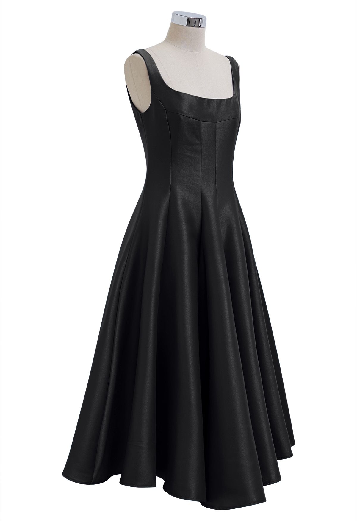 Camisole-Kleid aus poliertem Satin mit ausgestelltem Saum in Schwarz