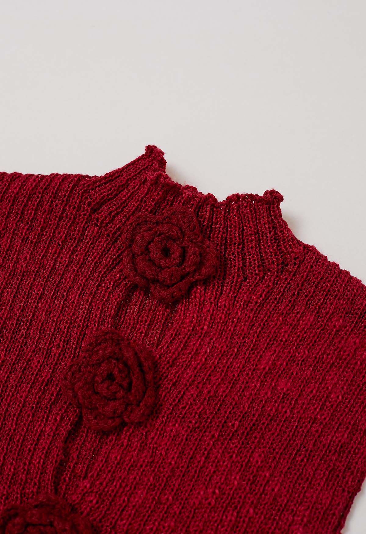 Ärmelloses Stricktop mit 3D-Häkelblumen in Rot