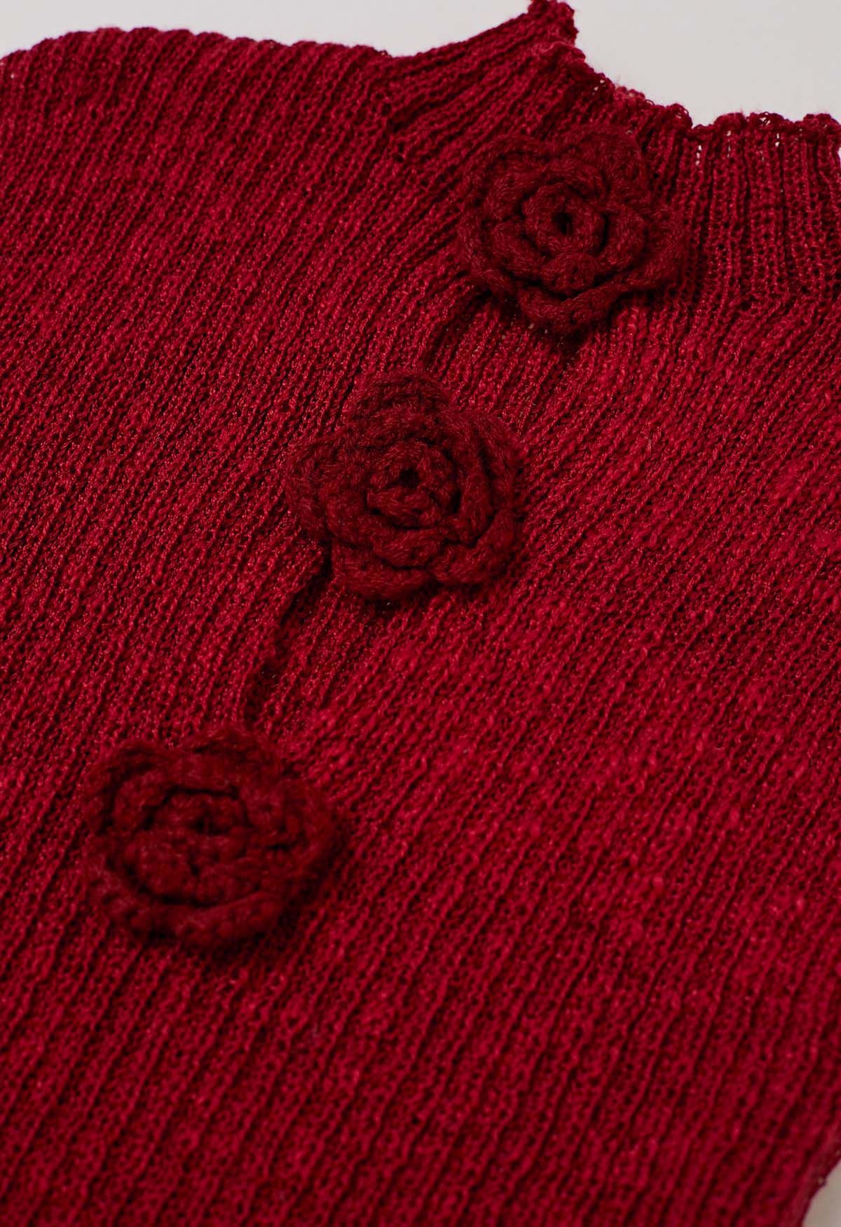 Ärmelloses Stricktop mit 3D-Häkelblumen in Rot