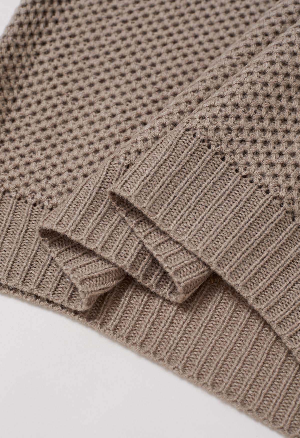 Mit Knöpfen verzierte Taschen-Waffel-Strickpullover in Khaki