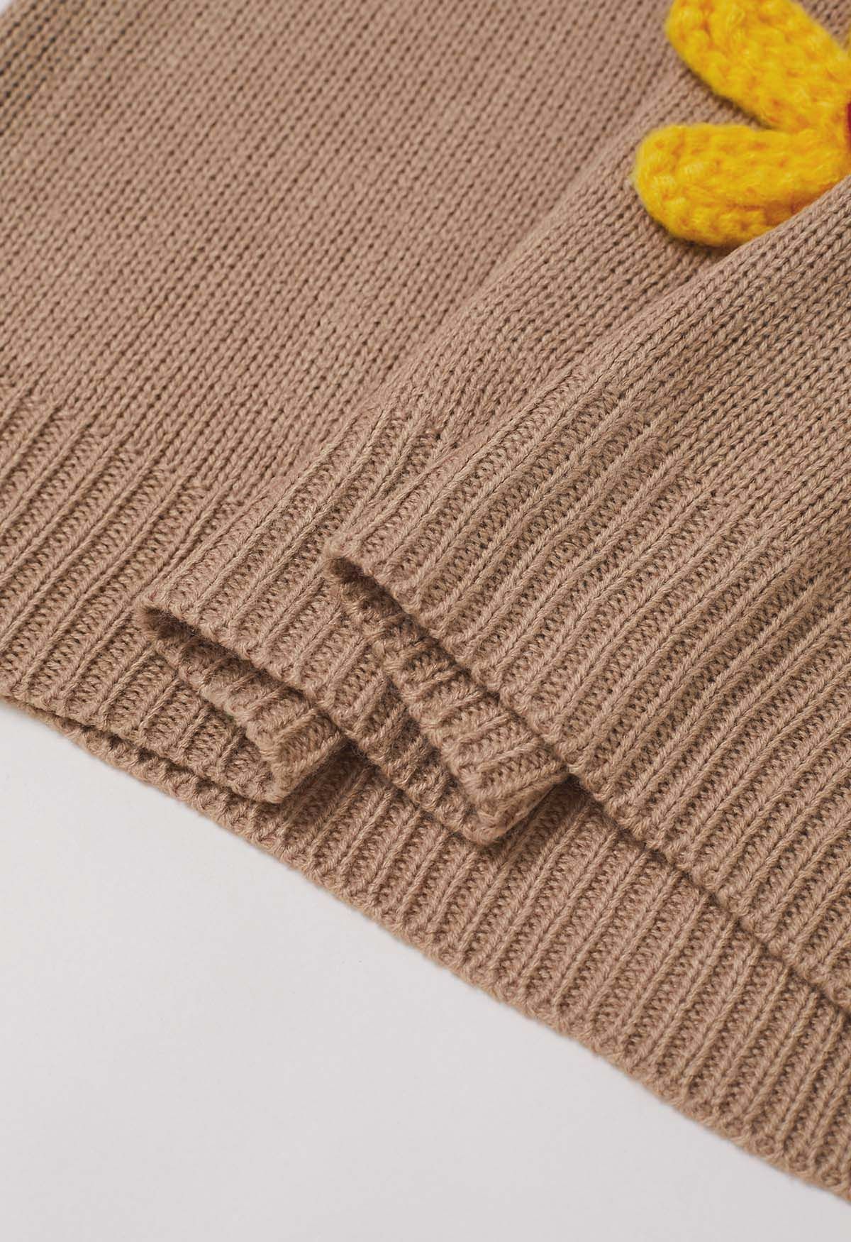 Farbenfroher Strickpullover mit Blumenmuster und 3D-Stich in Hellbraun