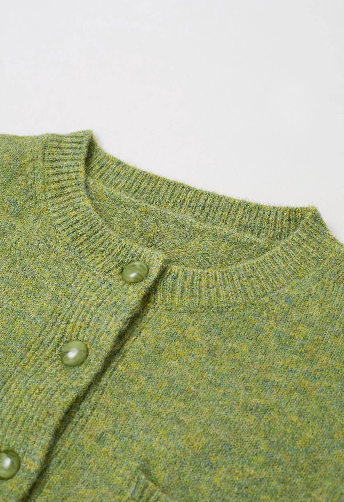 Toasty – Strickjacke mit aufgesetzten Taschen und Knöpfen in Moosgrün