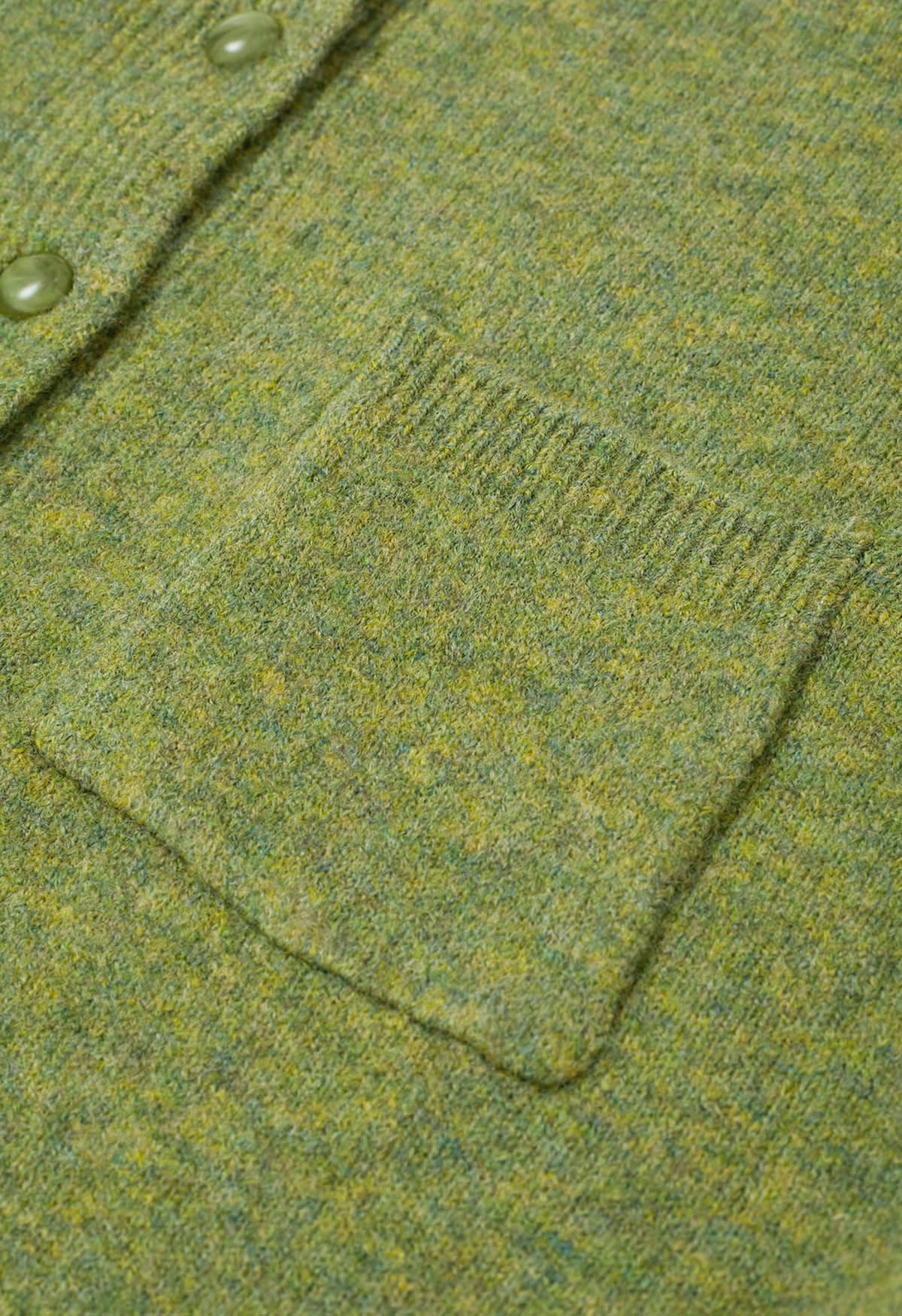 Toasty – Strickjacke mit aufgesetzten Taschen und Knöpfen in Moosgrün