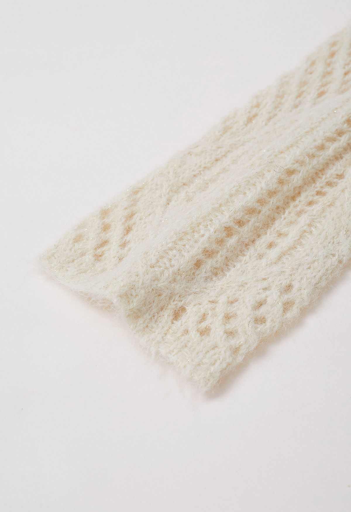 Flauschiger Strickpullover mit Rautenmuster in Creme