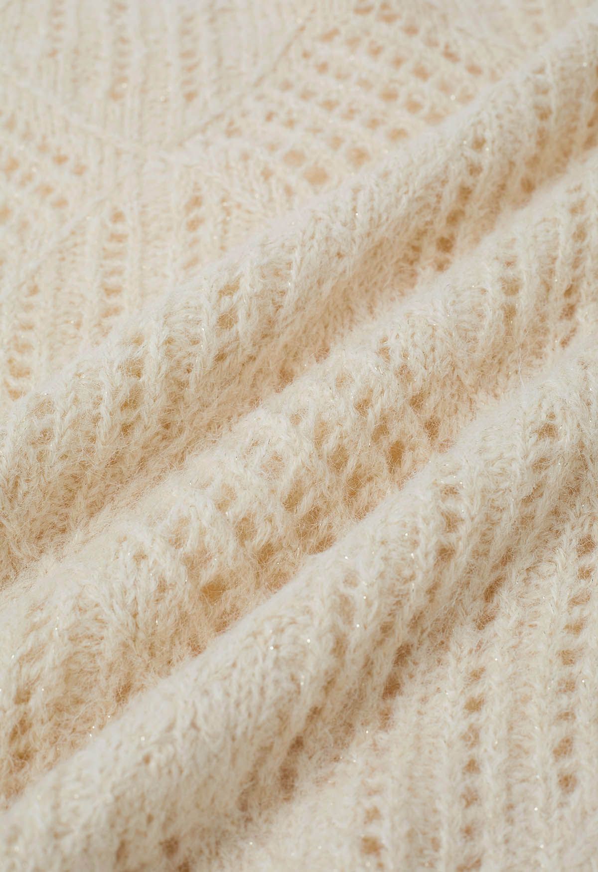 Flauschiger Strickpullover mit Rautenmuster in Creme