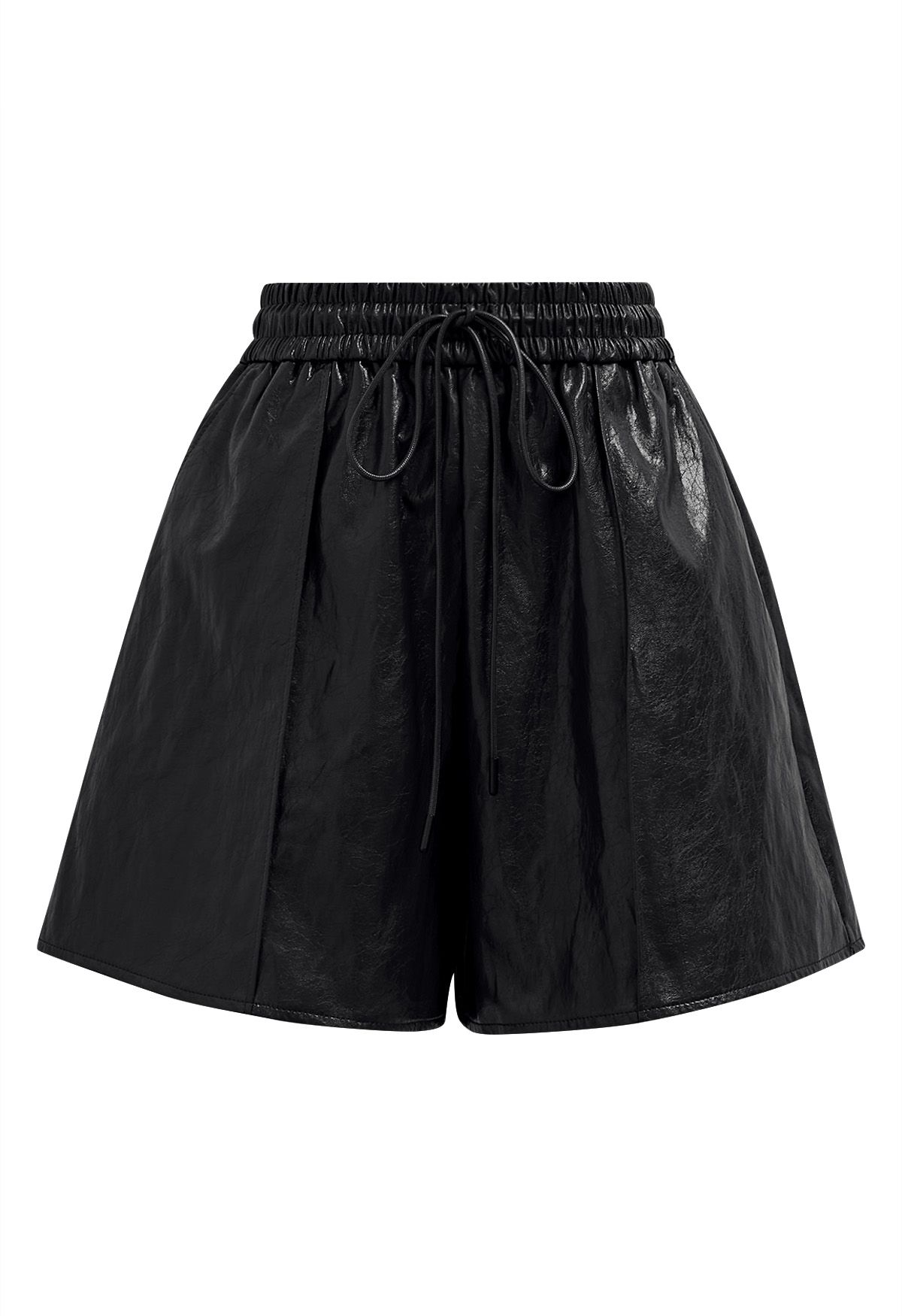 Urban Chic – Schwarze Shorts aus Kunstleder mit Kordelzug