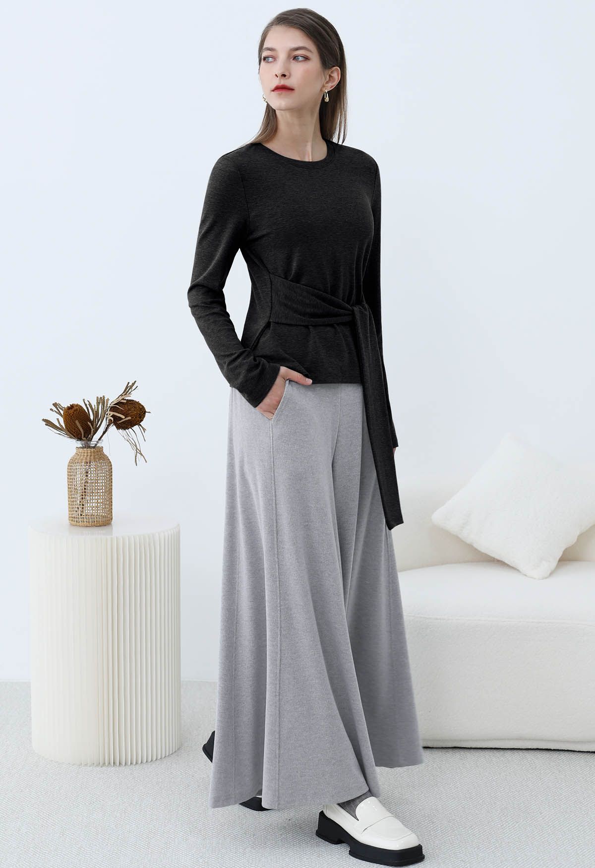 Embrace Softness – Baumwolltop mit Bindegürtel in Schwarz