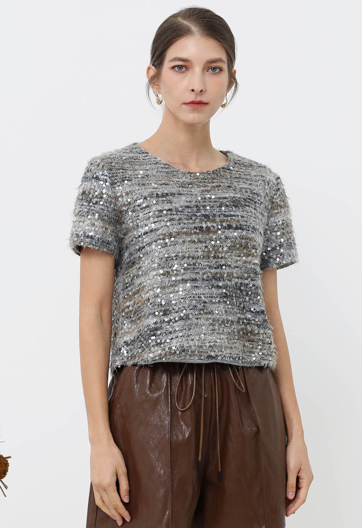 Flauschiges Crop-Top mit Pailletten-Mosaik in Grau