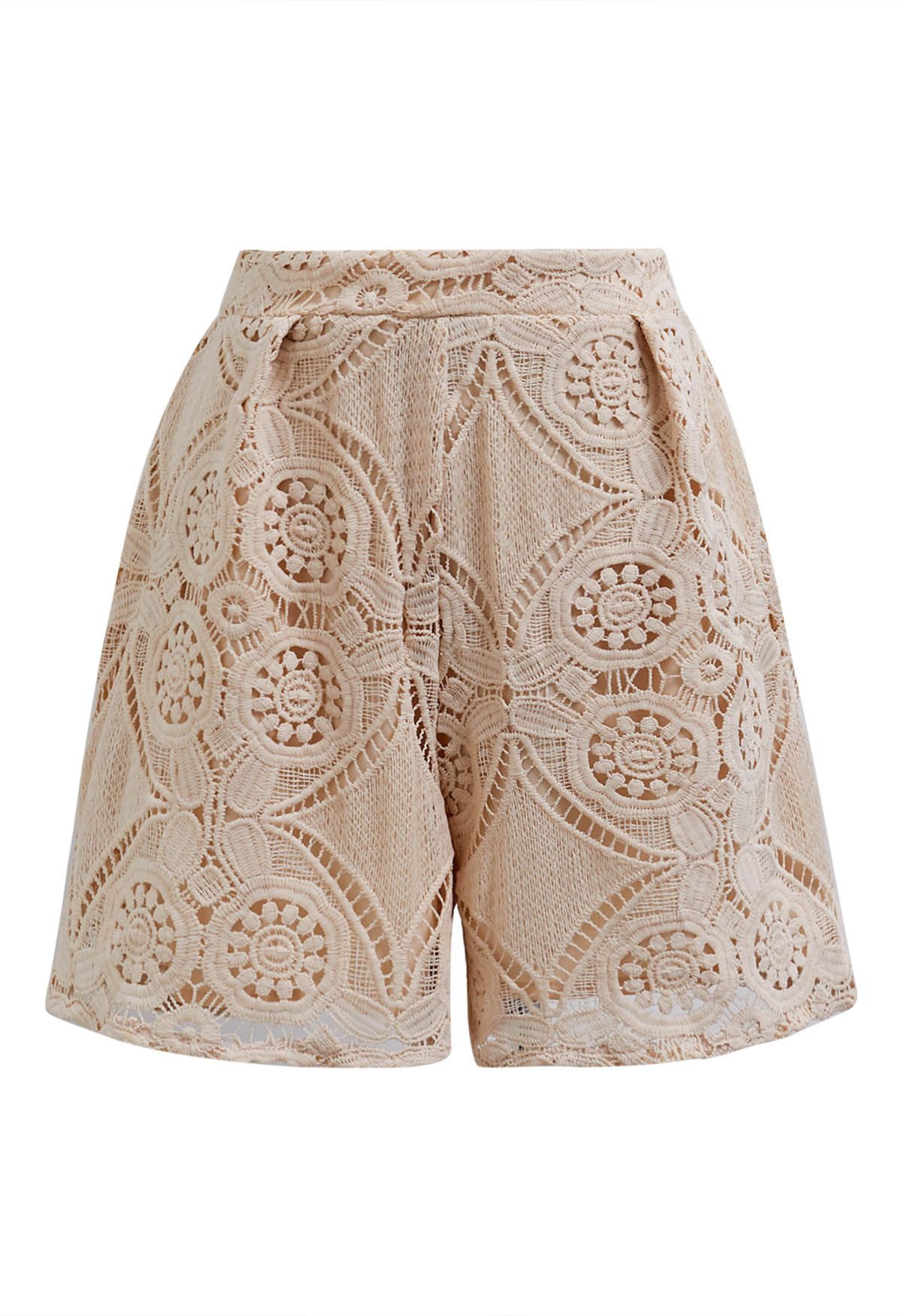 Set aus Hemd und Shorts mit Guipure-Spitze und Knöpfen in Apricot