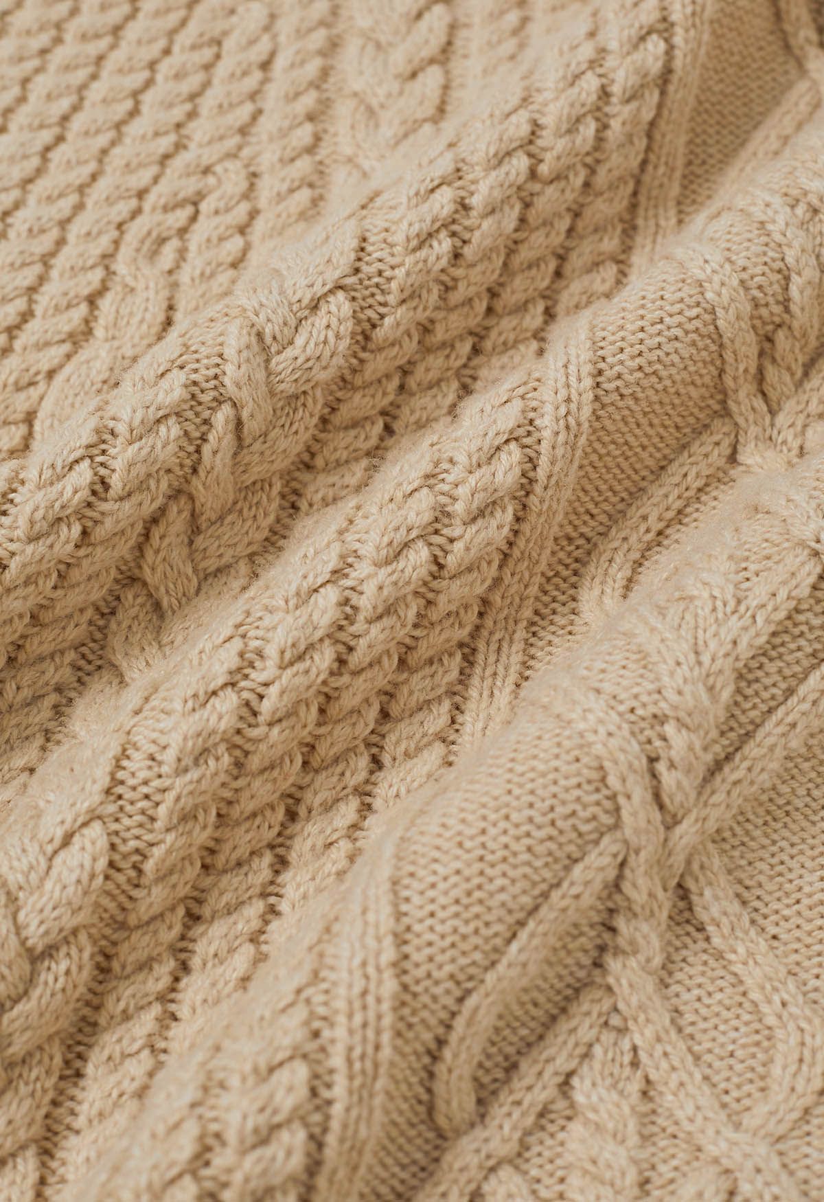 Artisanal Charm – Zopfmuster-Strickkleid mit U-Boot-Ausschnitt